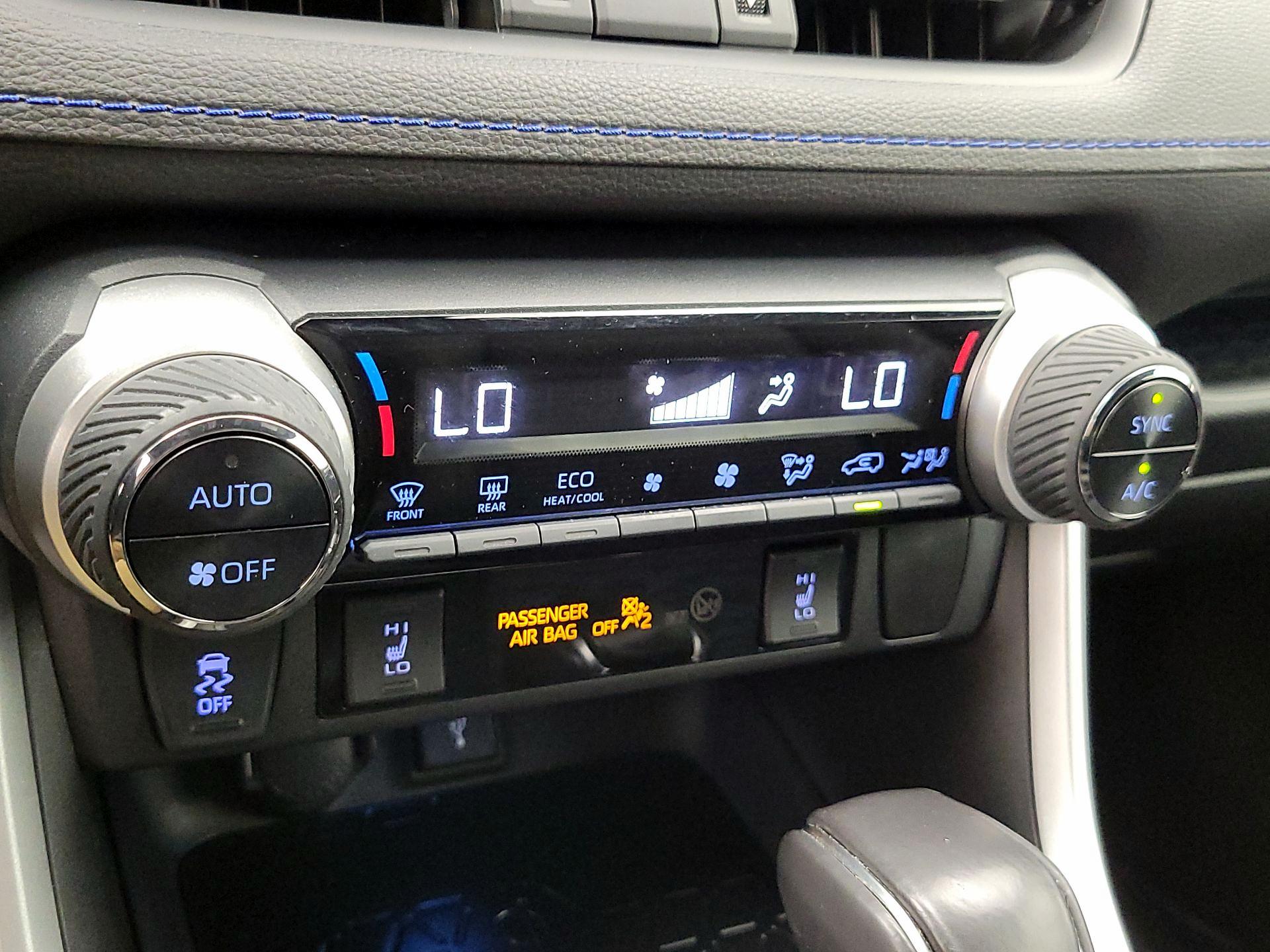 Thumbnail: 2020 Toyota RAV4 - 17