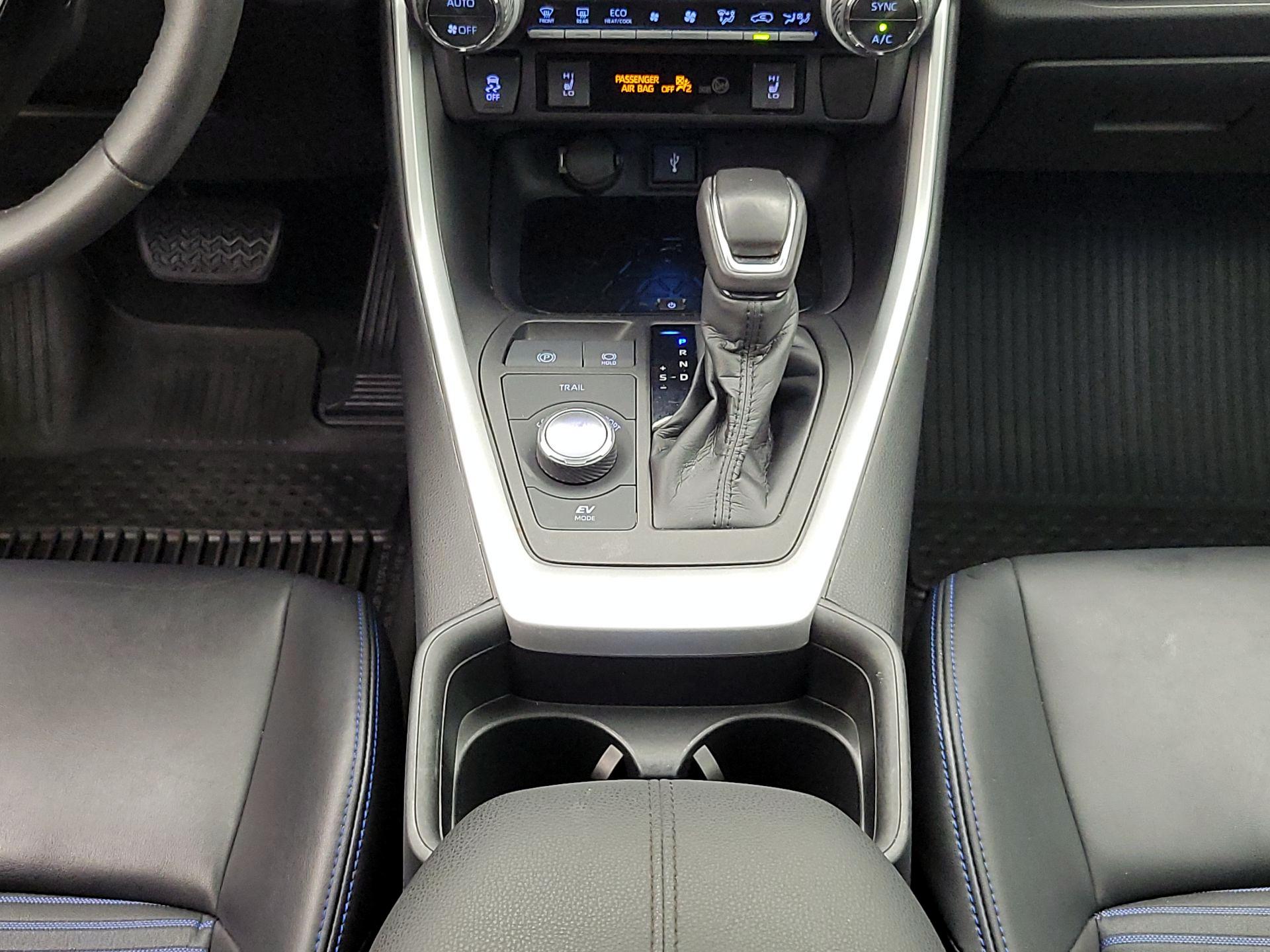 Thumbnail: 2020 Toyota RAV4 - 18