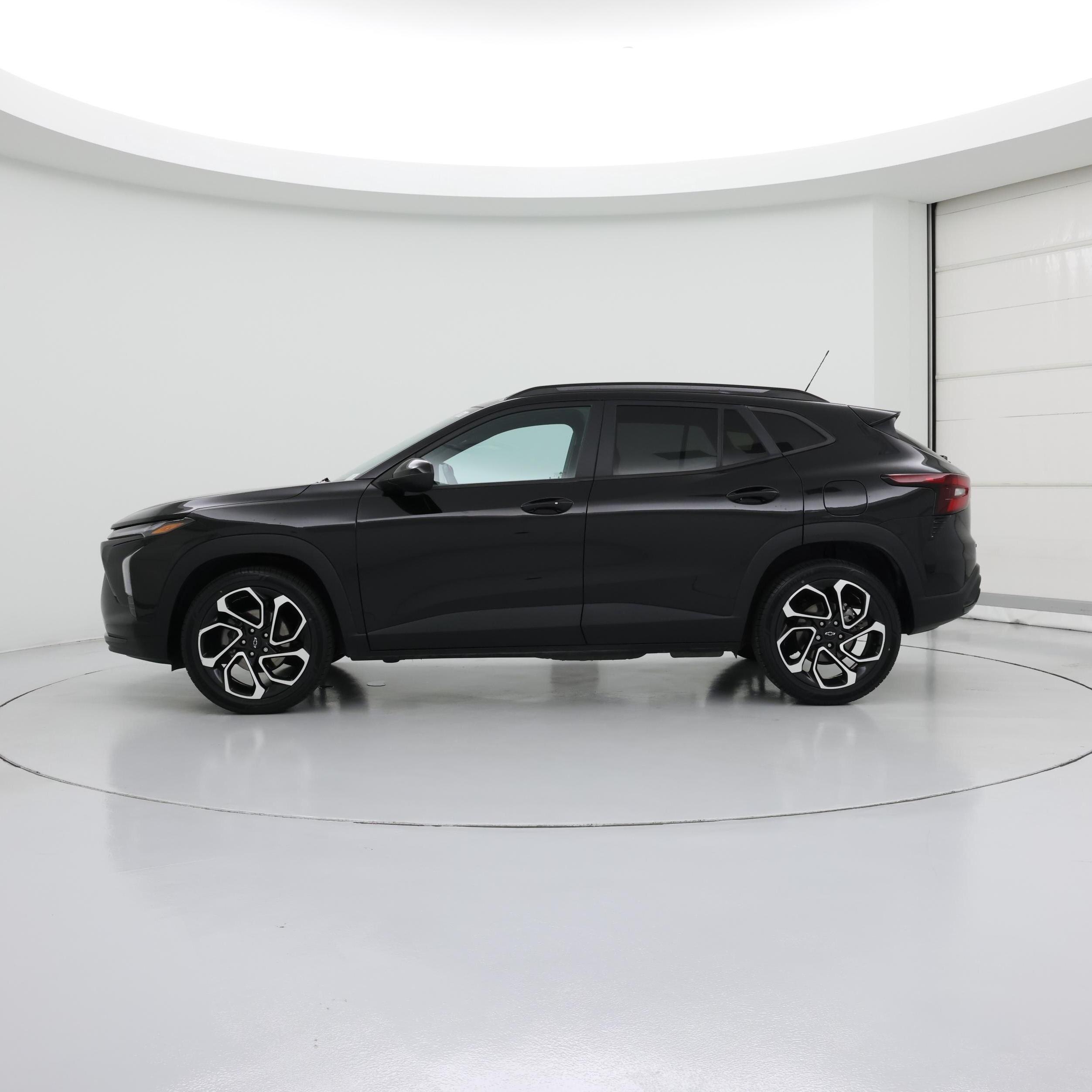Thumbnail: 2024 Chevrolet Trax - 3