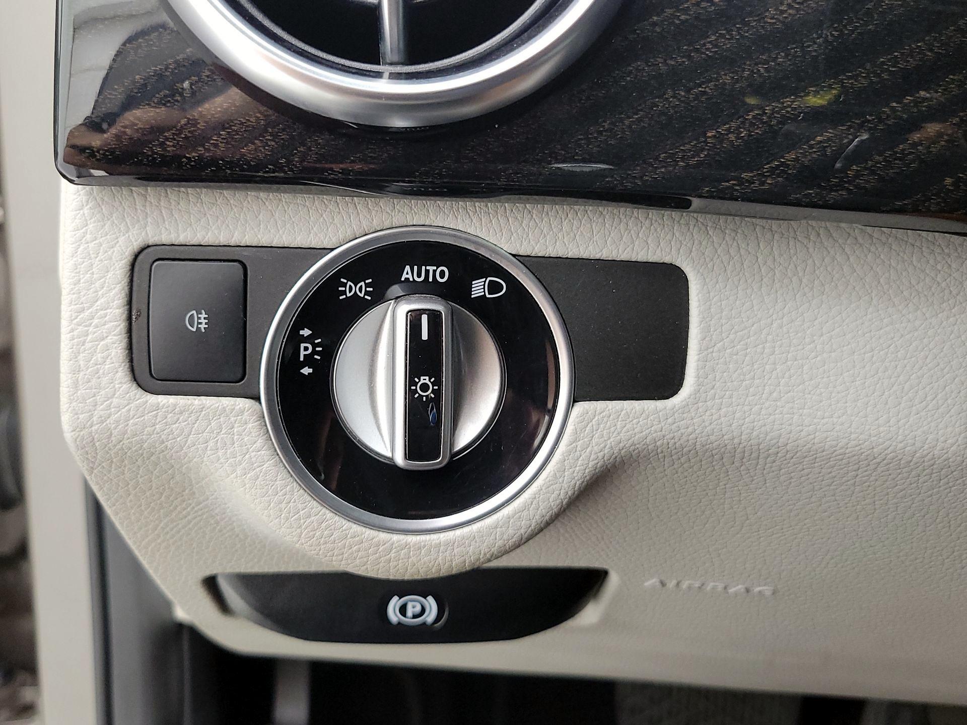 Thumbnail: 2015 Mercedes-Benz GLK - 13
