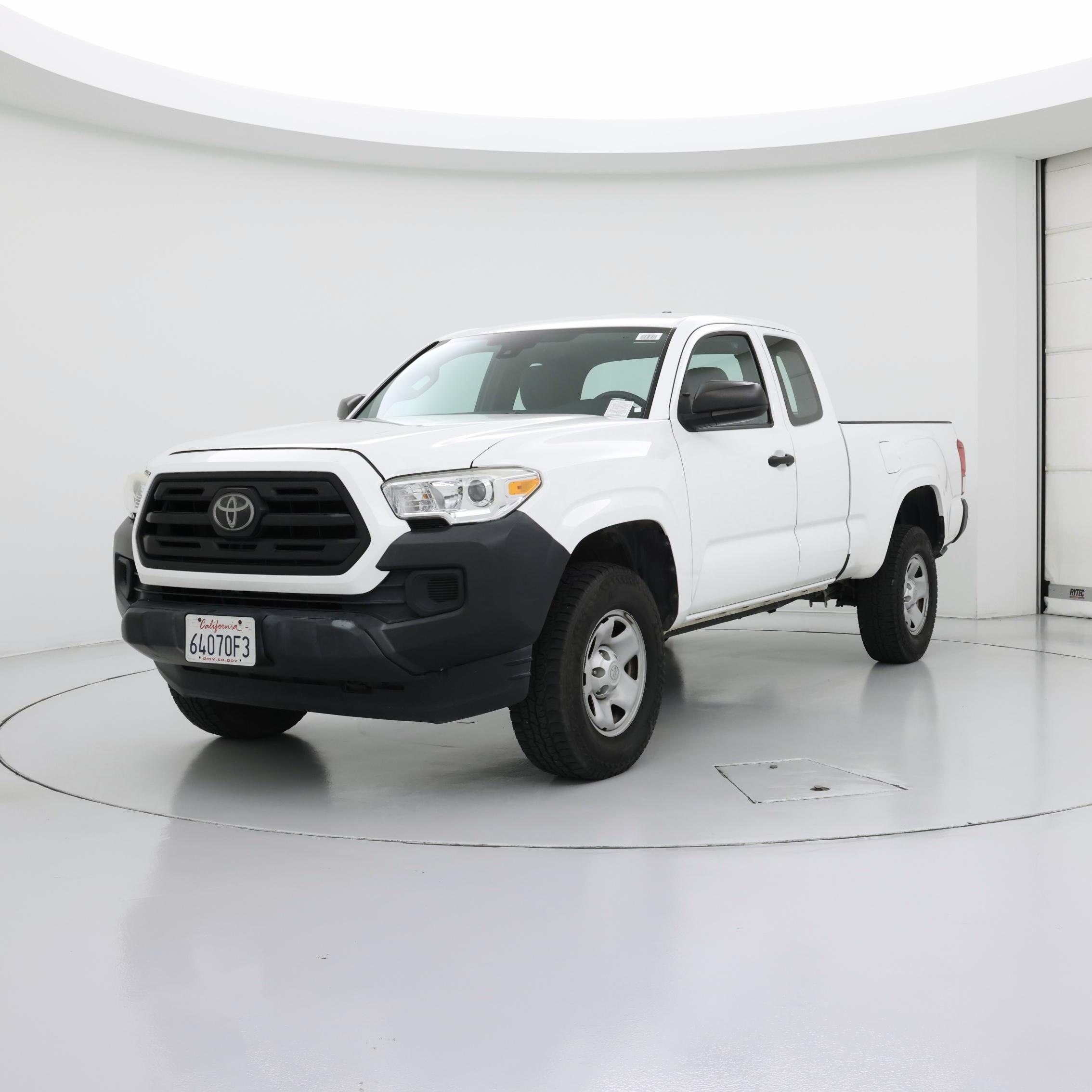 Thumbnail: 2018 Toyota Tacoma - 4