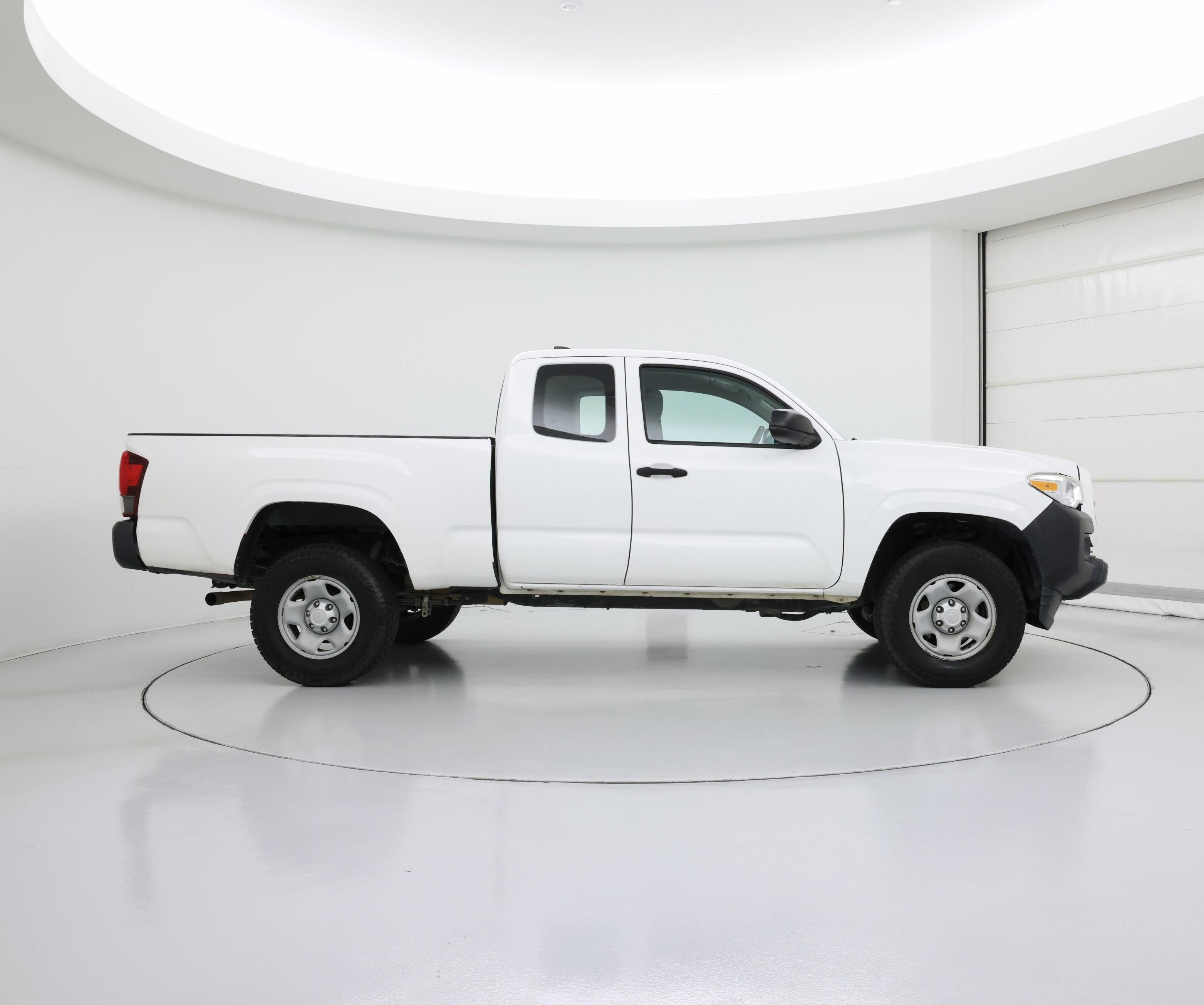 Thumbnail: 2018 Toyota Tacoma - 7