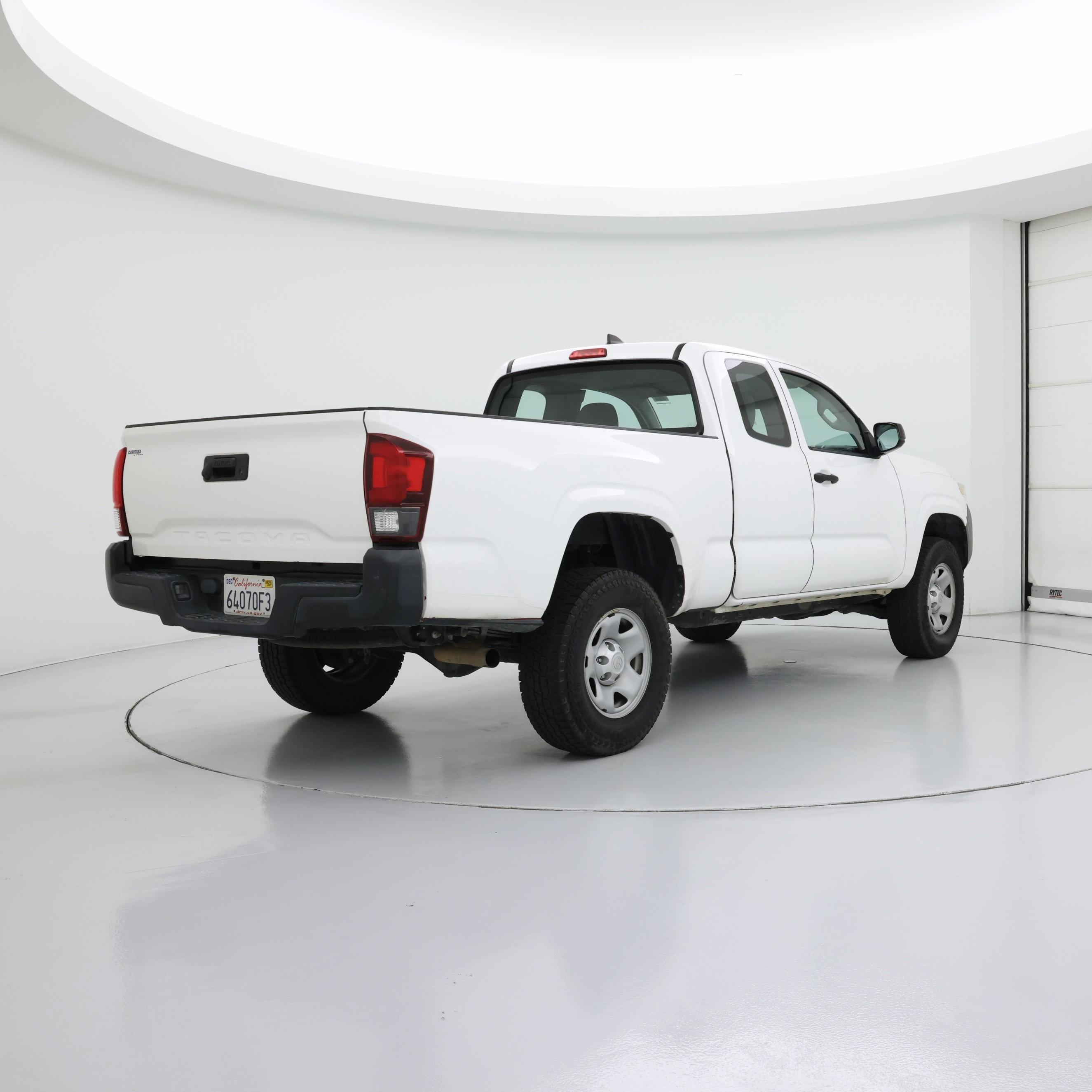 Thumbnail: 2018 Toyota Tacoma - 8