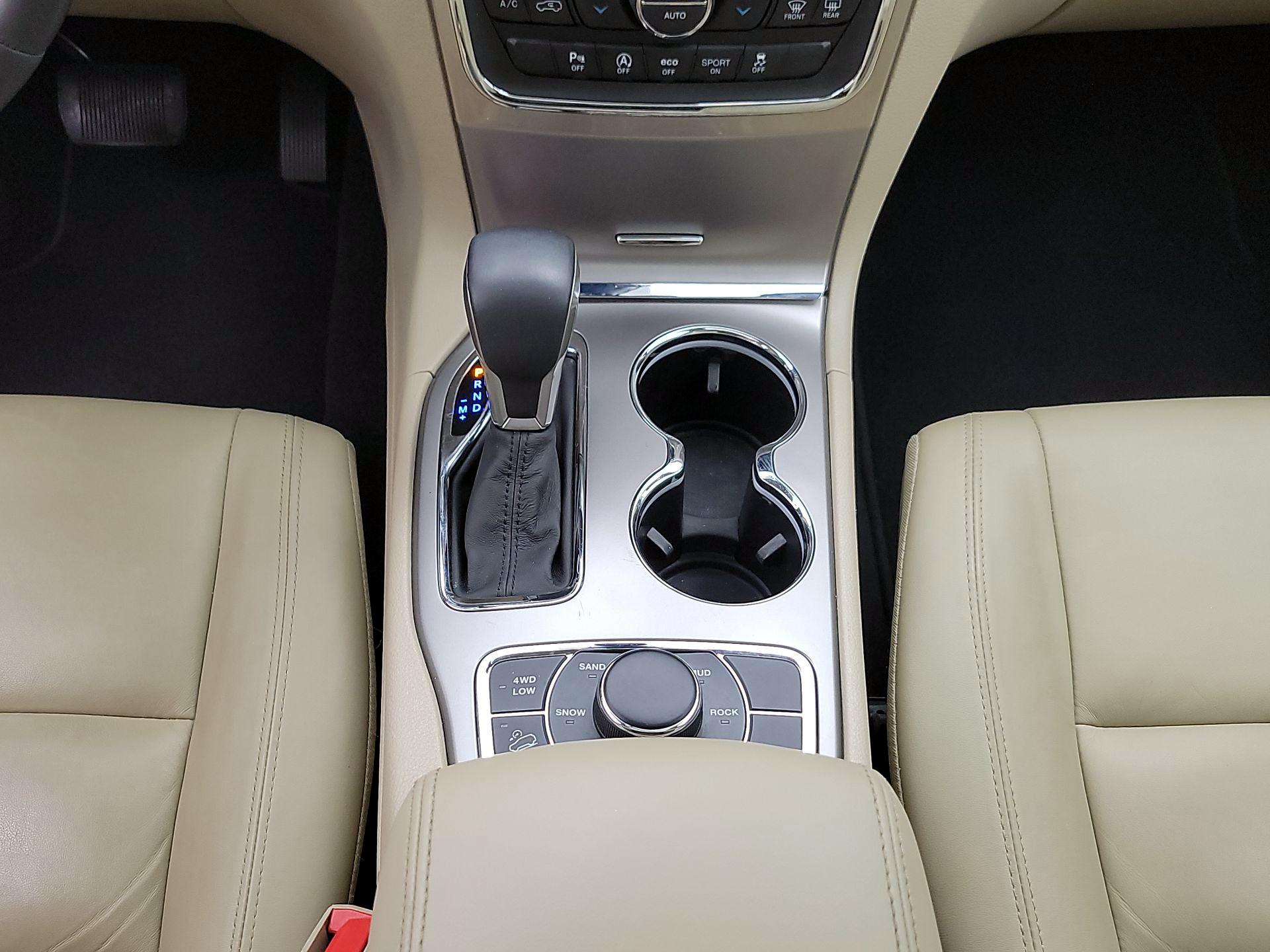 Thumbnail: 2019 Jeep Grand Cherokee - 17