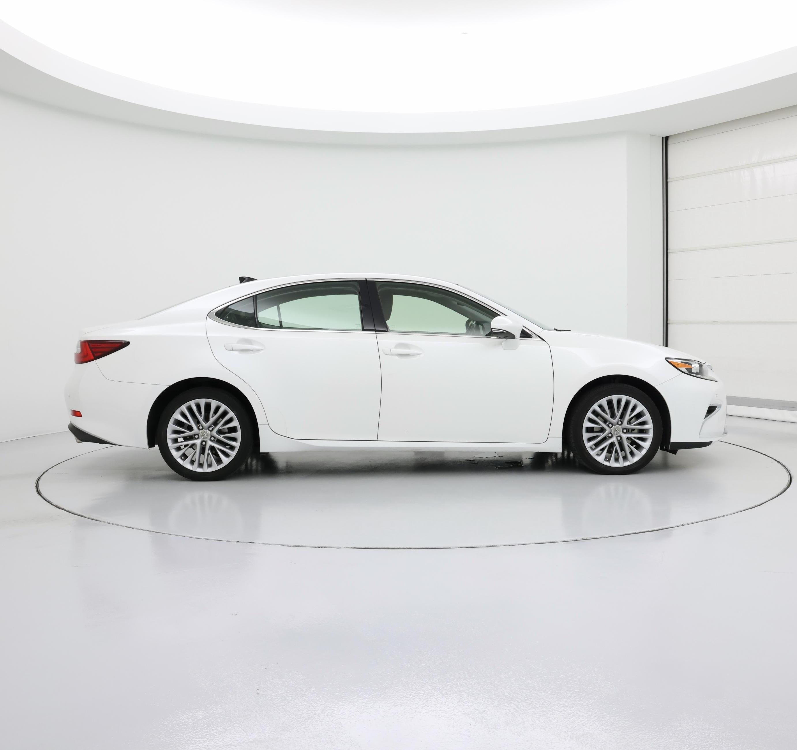 Thumbnail: 2016 Lexus ES - 7