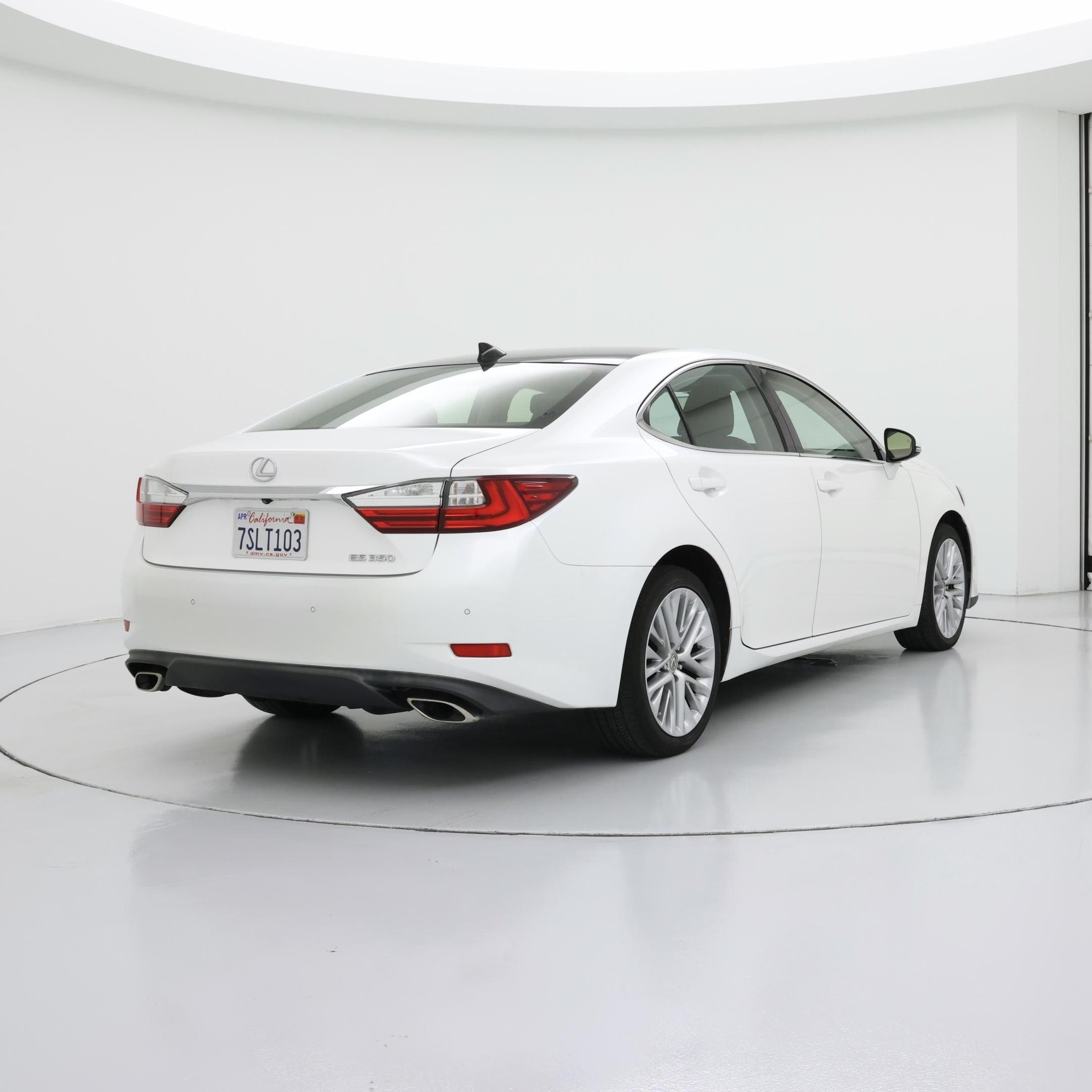 Thumbnail: 2016 Lexus ES - 8