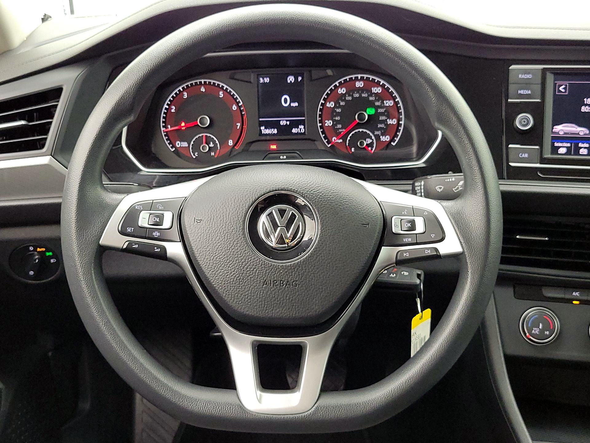 Thumbnail: 2019 Volkswagen Jetta - 10
