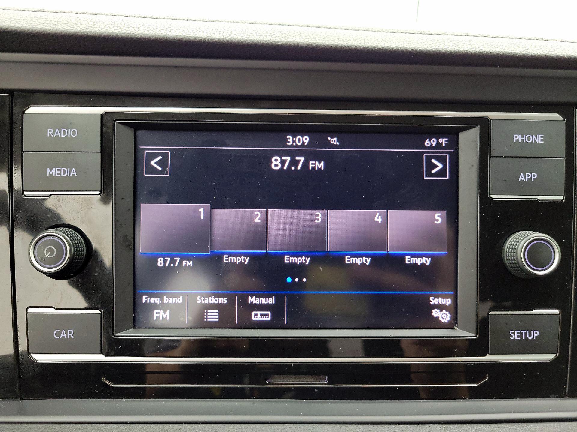 Thumbnail: 2019 Volkswagen Jetta - 15