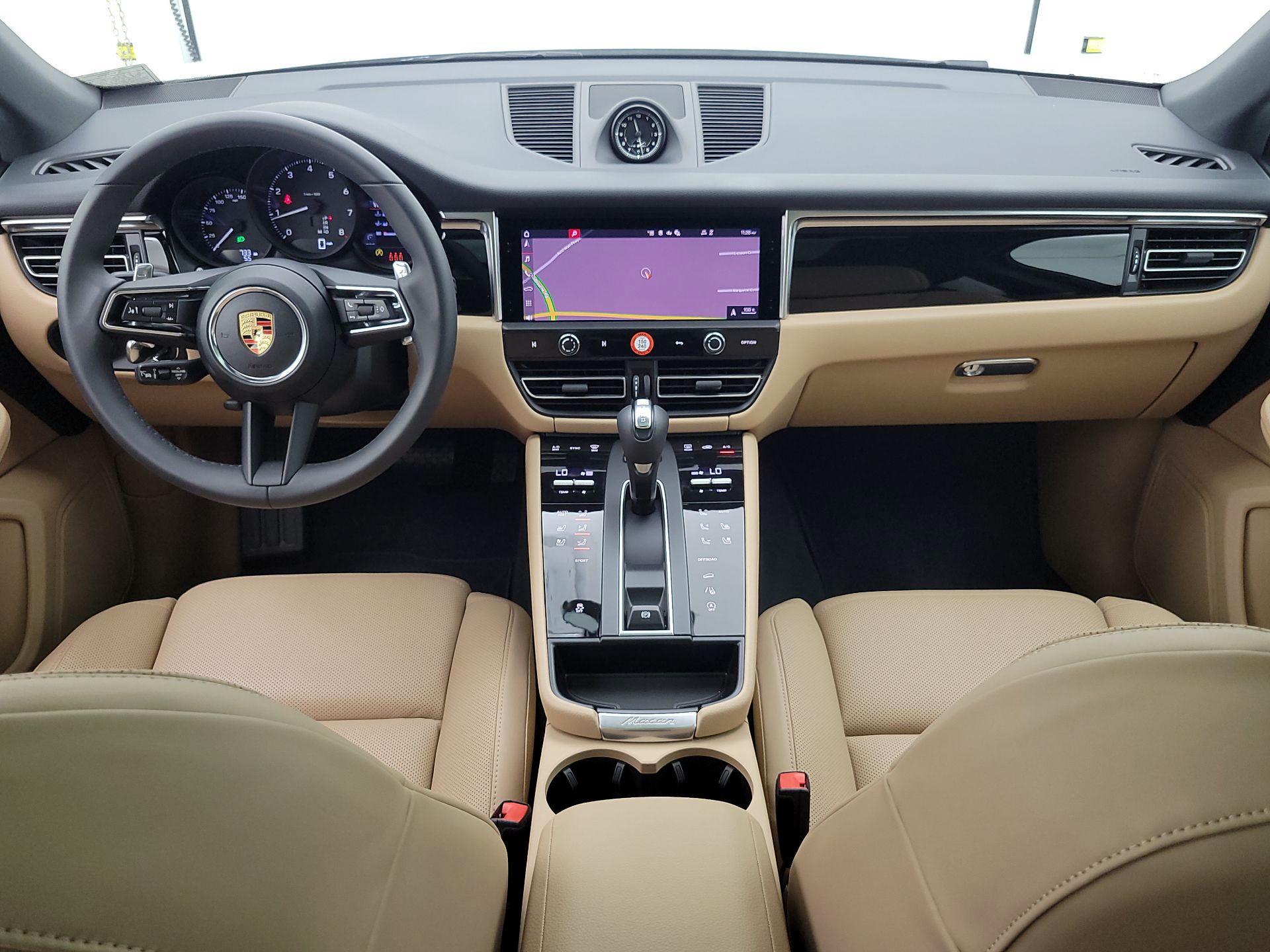 Thumbnail: 2025 Porsche Macan - 9