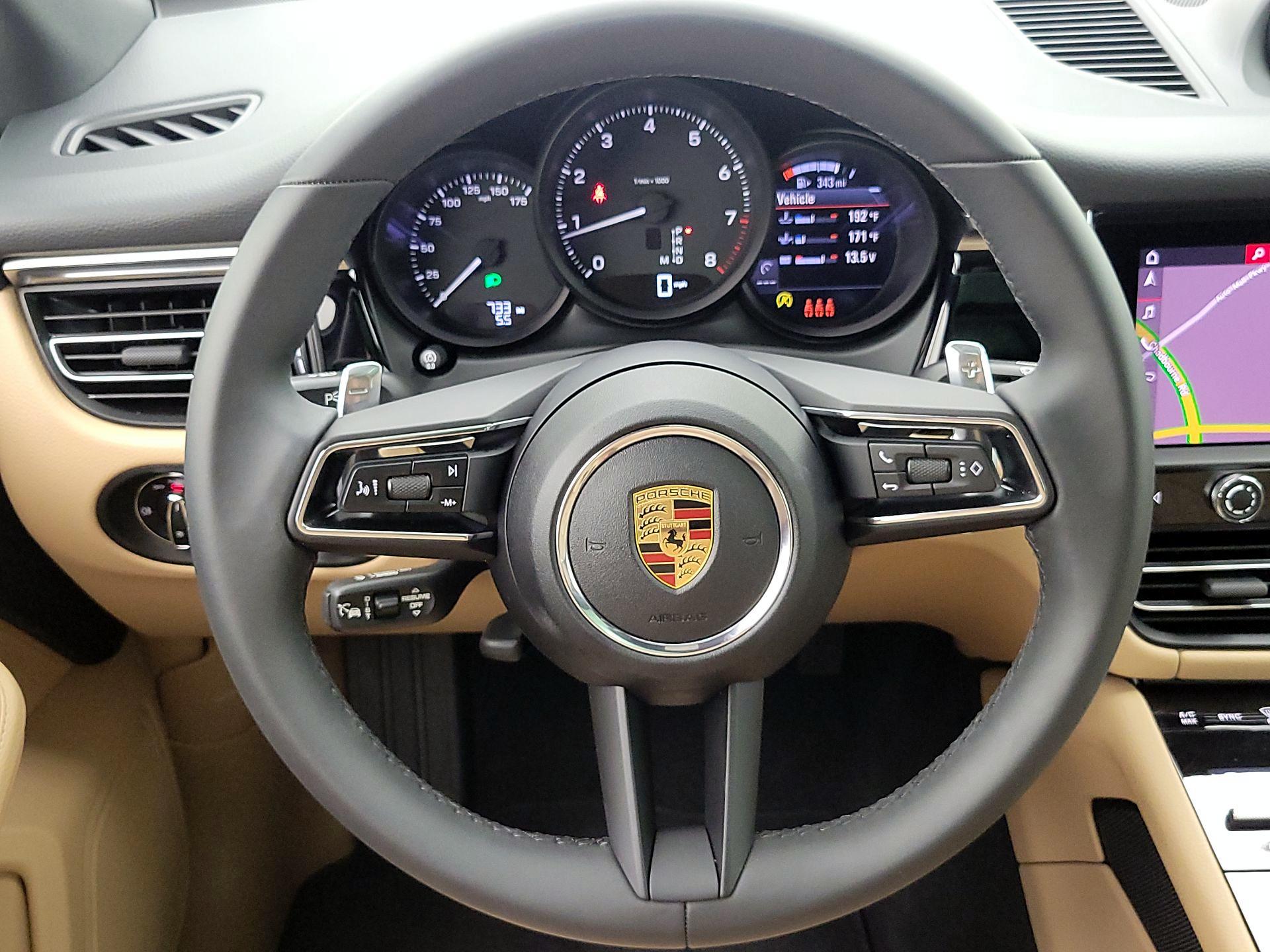Thumbnail: 2025 Porsche Macan - 10