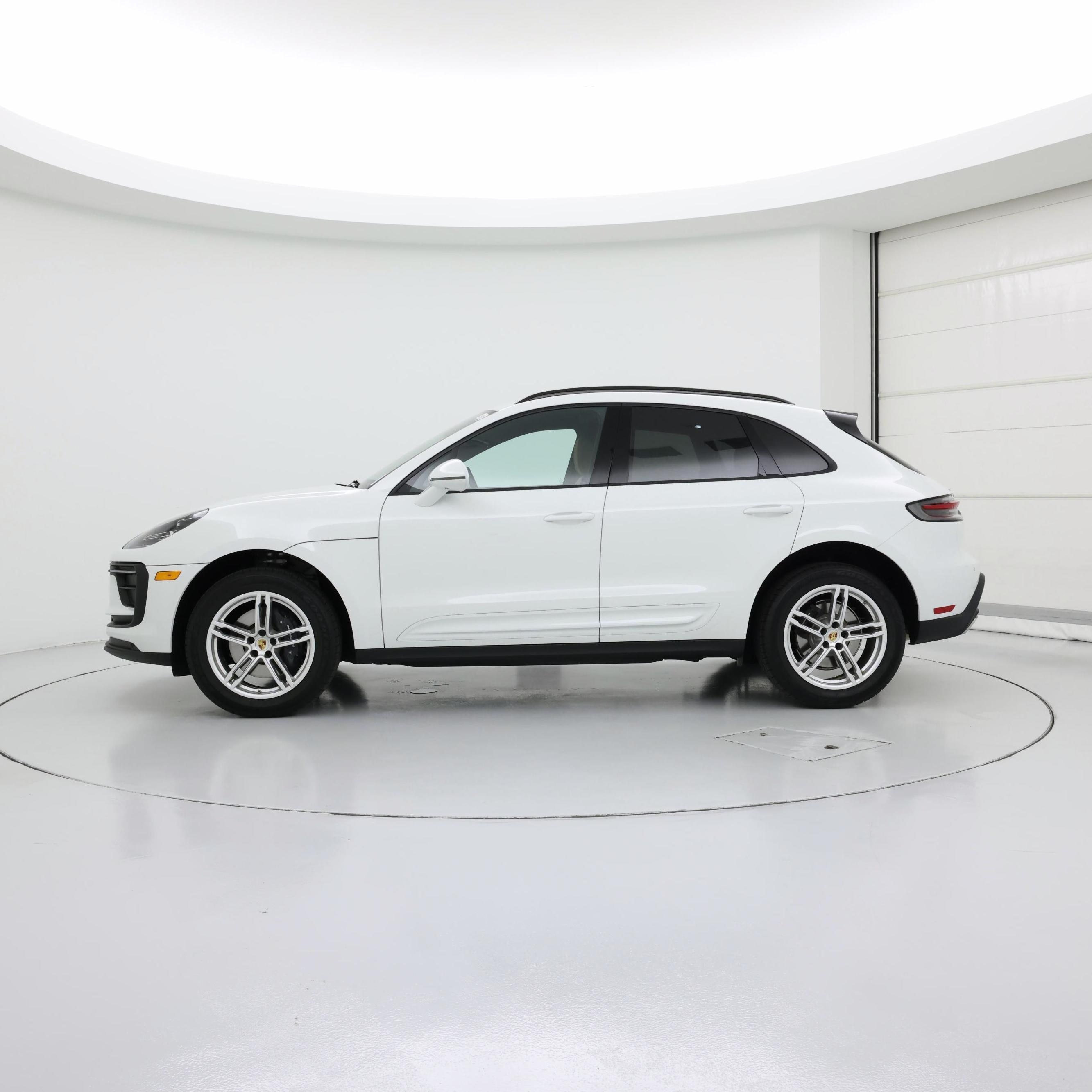 Thumbnail: 2025 Porsche Macan - 3