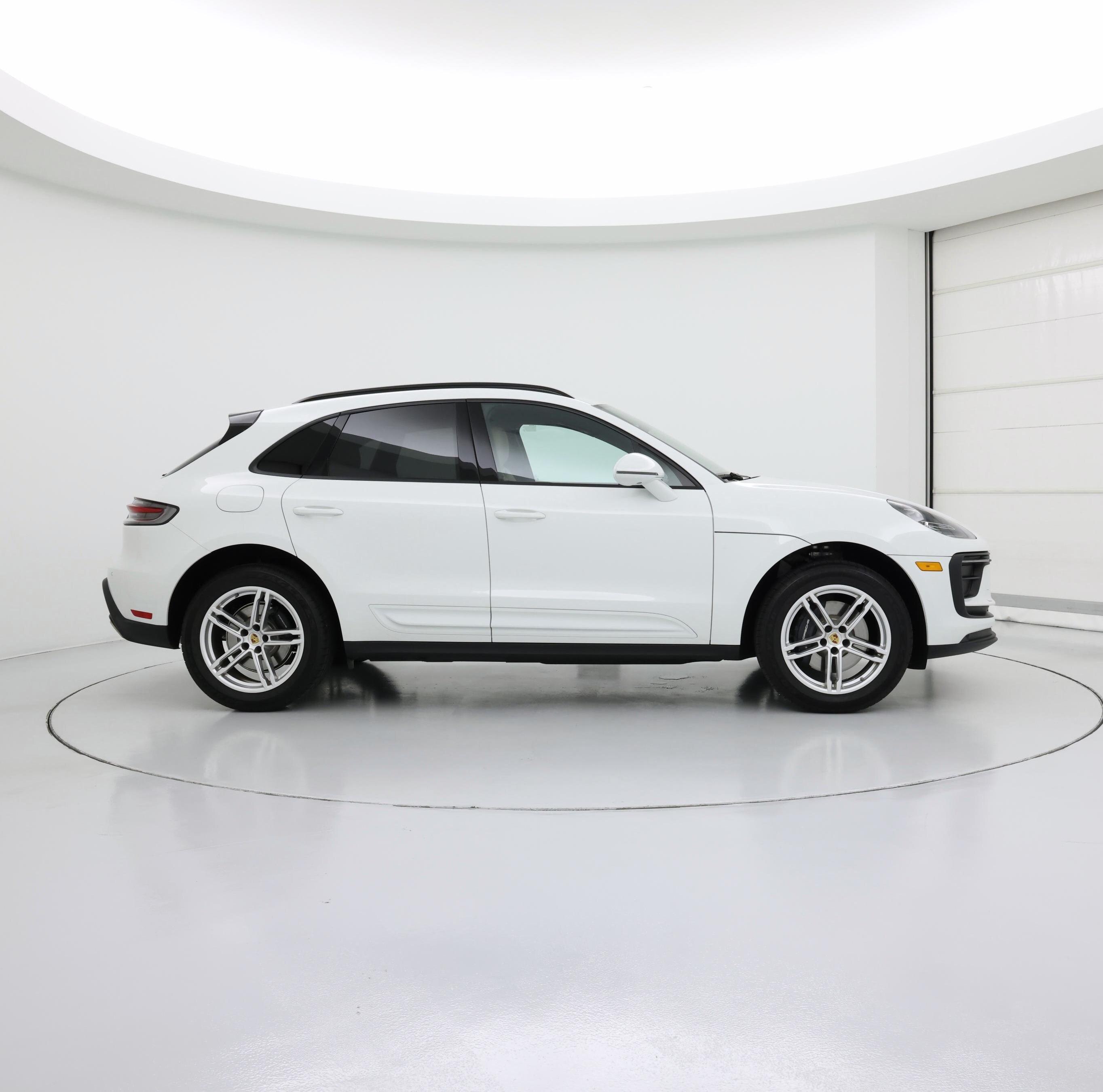 Thumbnail: 2025 Porsche Macan - 7