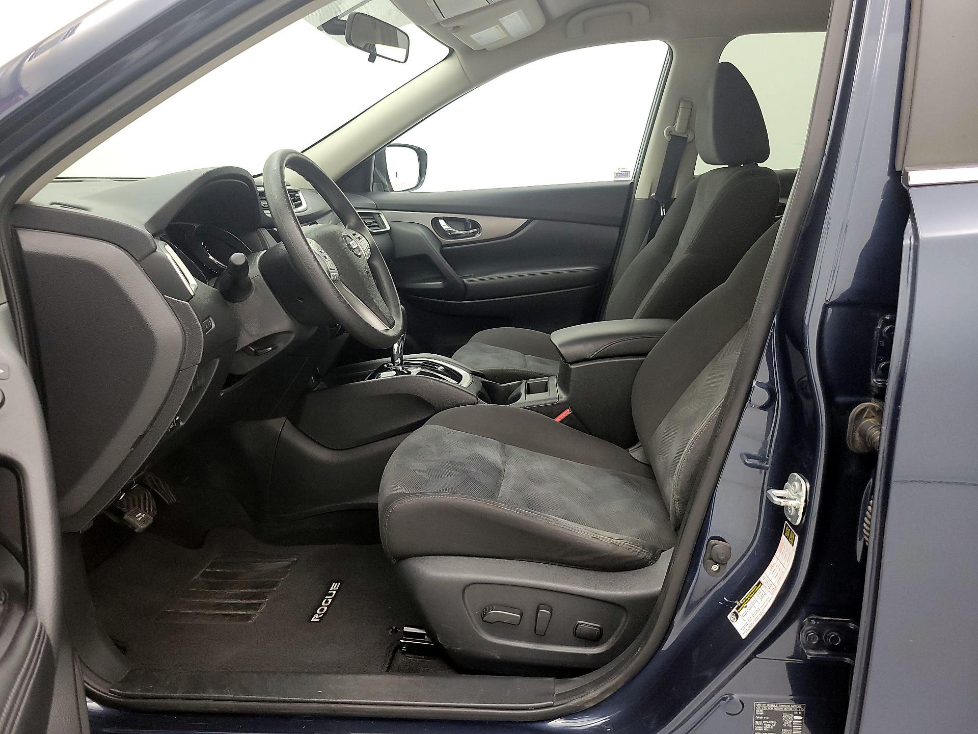 Thumbnail: 2016 Nissan Rogue - 11
