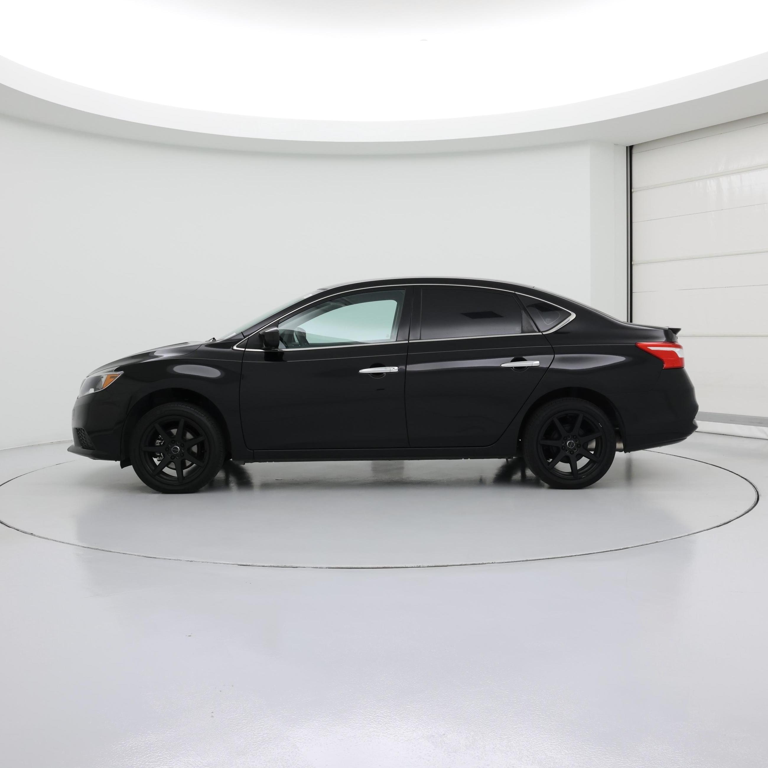 Thumbnail: 2018 Nissan Sentra - 3