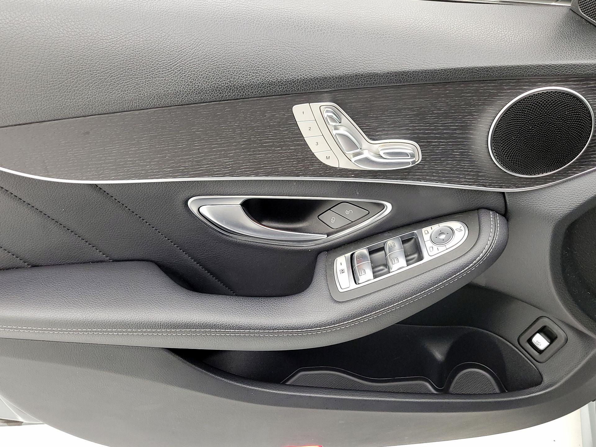 Thumbnail: 2020 Mercedes-Benz C-Class - 12