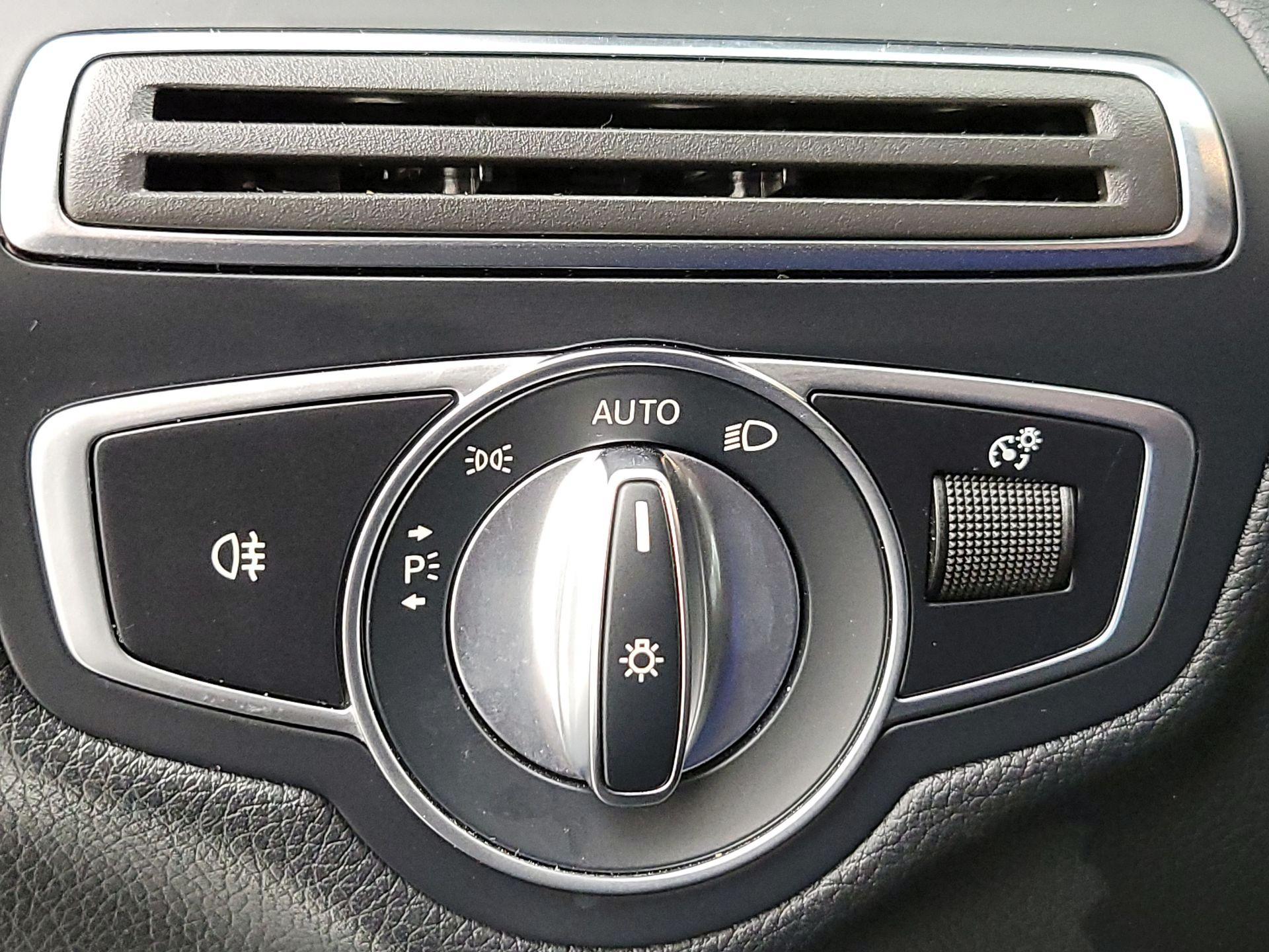 Thumbnail: 2020 Mercedes-Benz C-Class - 13