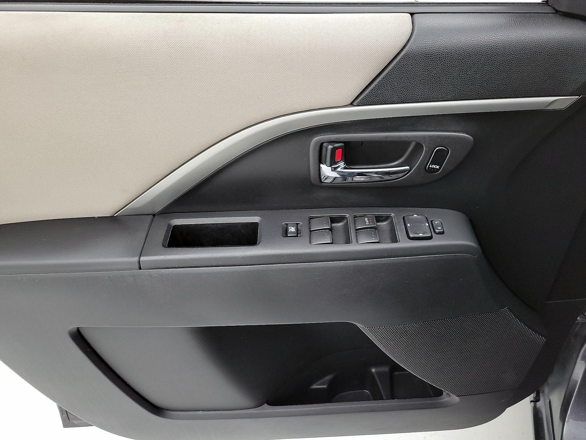 Thumbnail: 2015 Mazda Mazda5 - 12