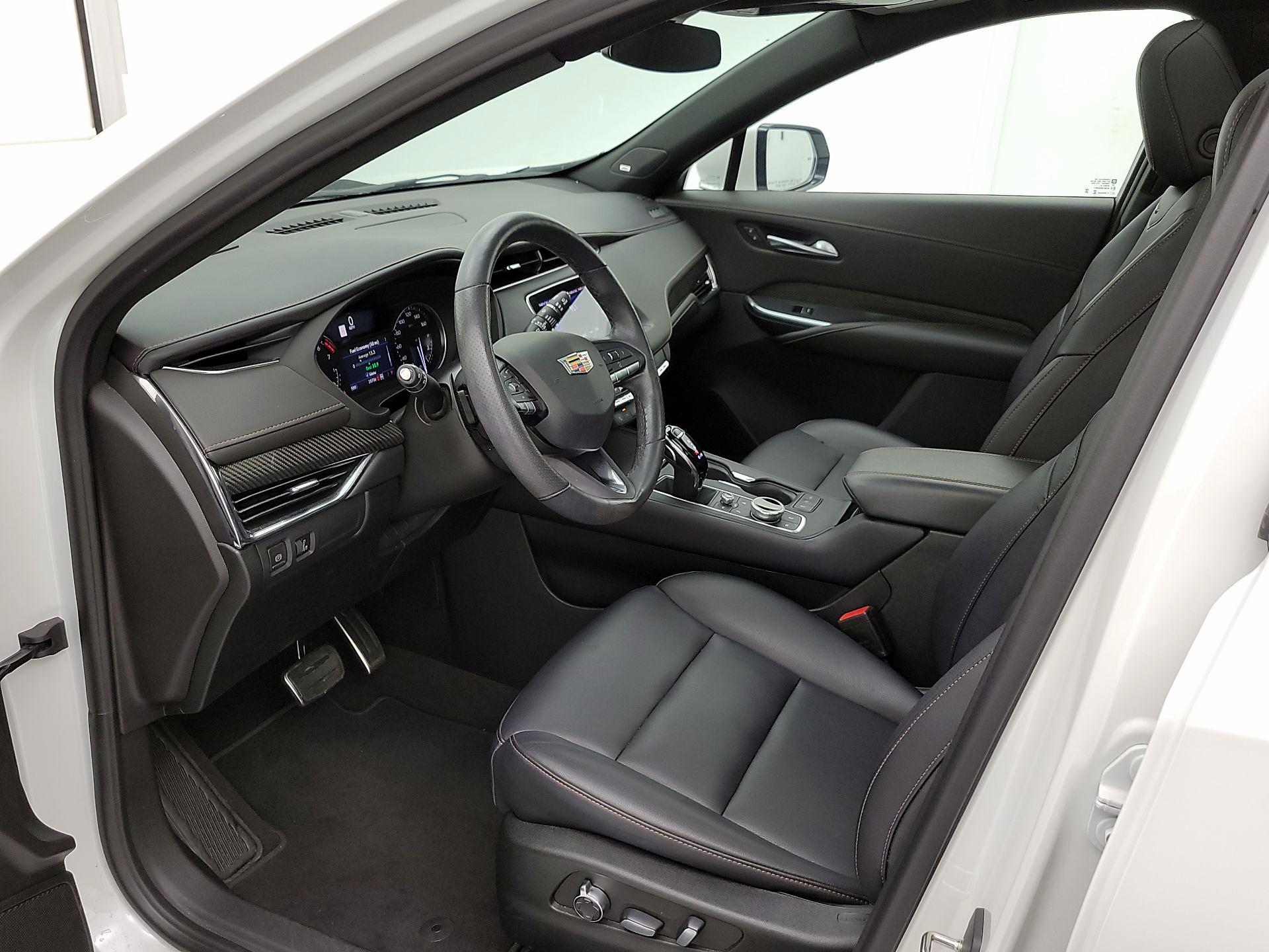 Thumbnail: 2023 Cadillac XT4 - 11