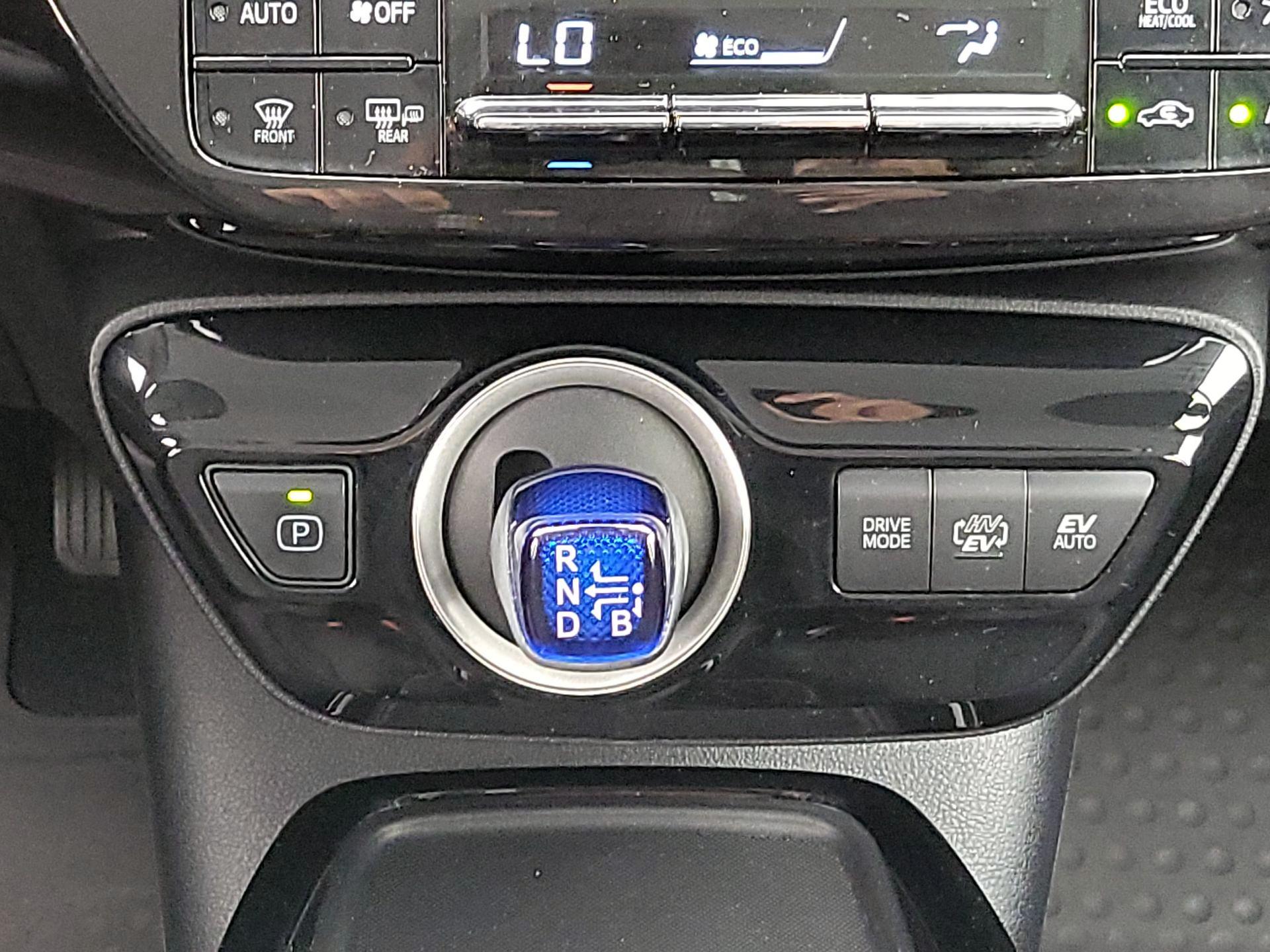 Thumbnail: 2022 Toyota Prius Prime - 17