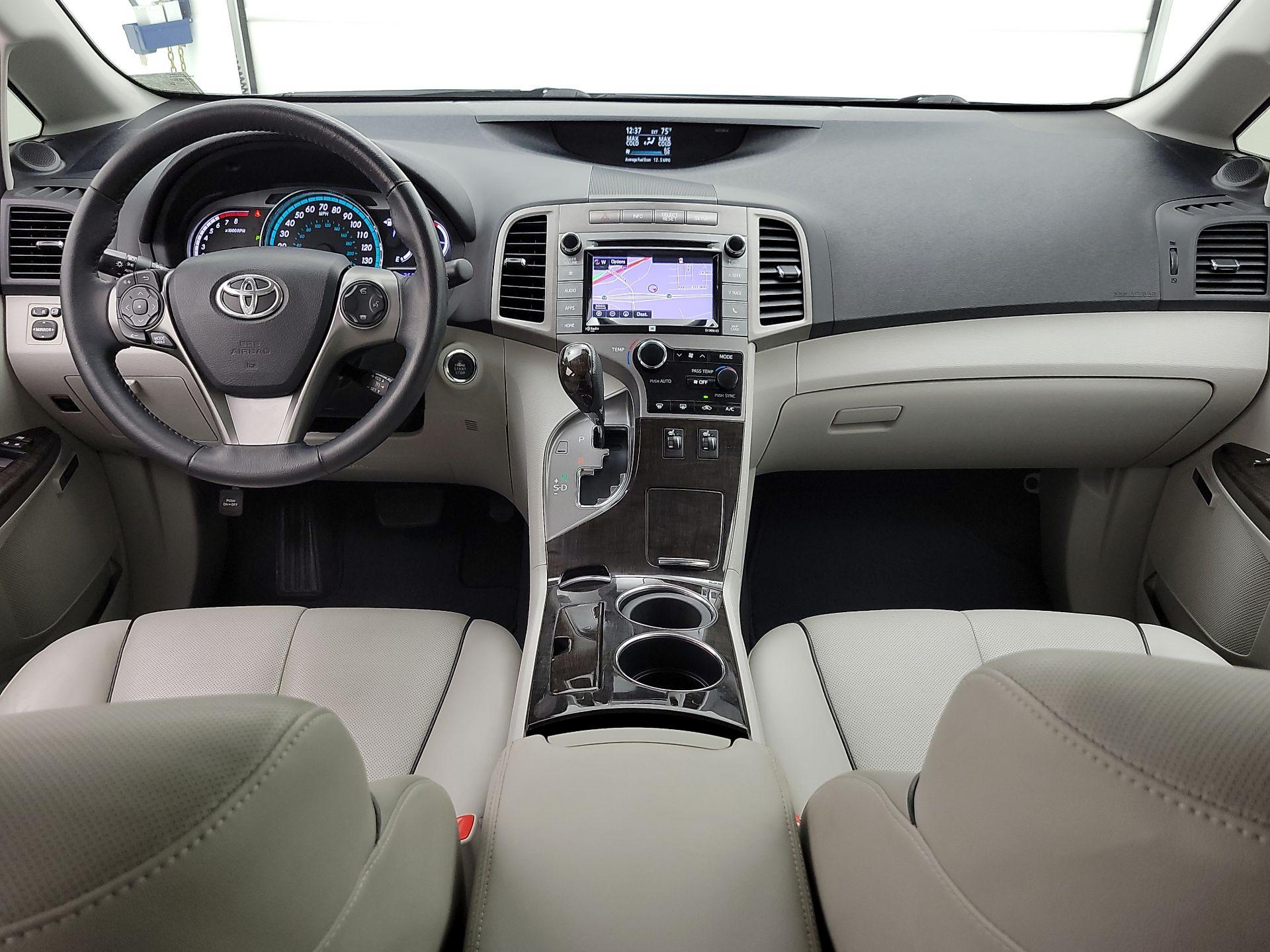 Thumbnail: 2015 Toyota Venza - 9