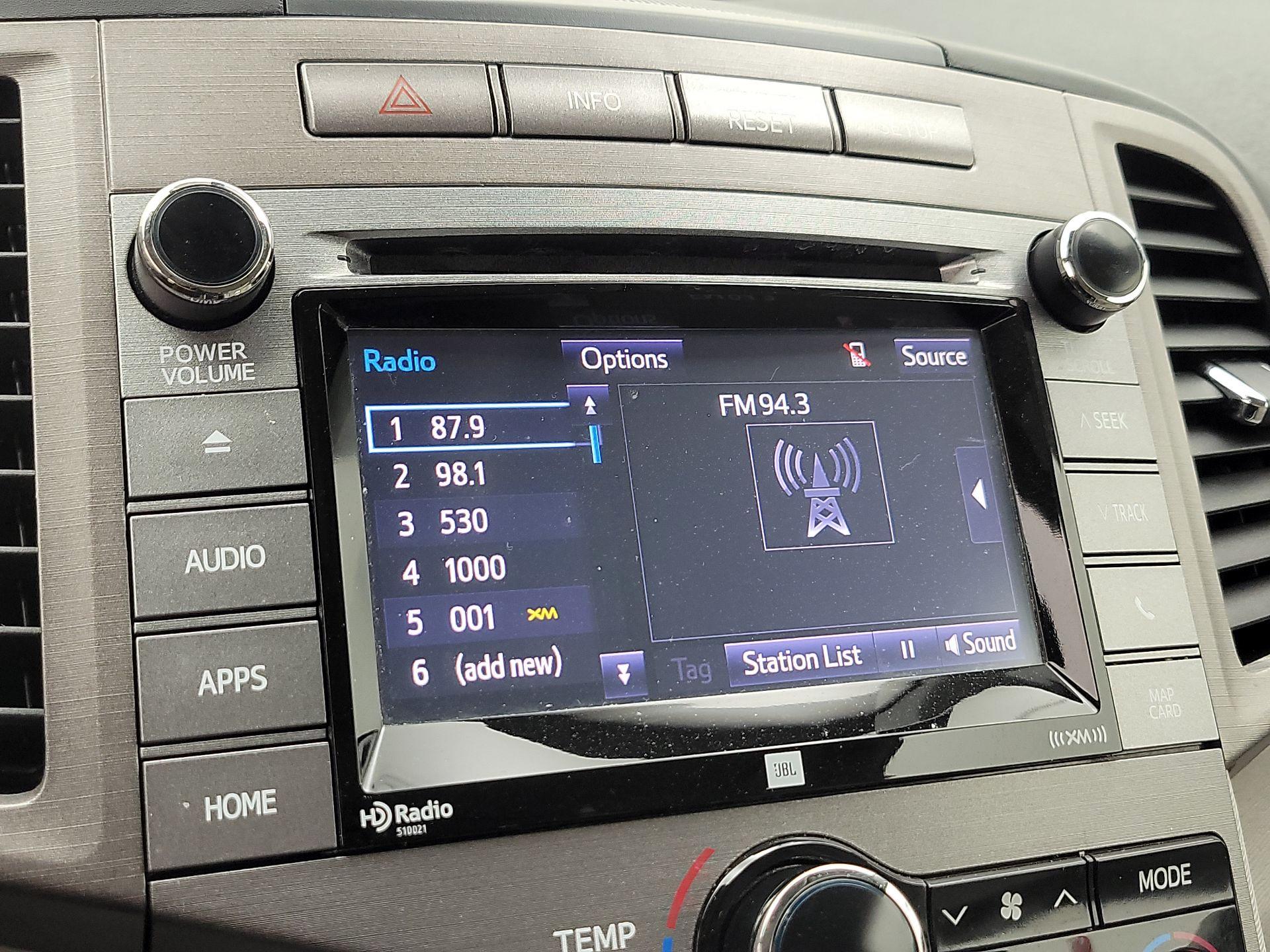 Thumbnail: 2015 Toyota Venza - 16
