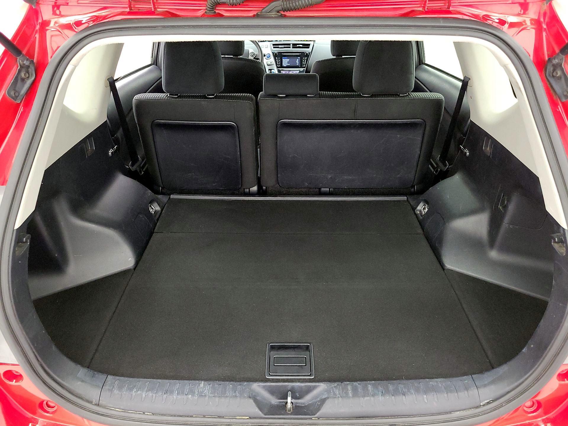 Thumbnail: 2015 Toyota Prius v - 20