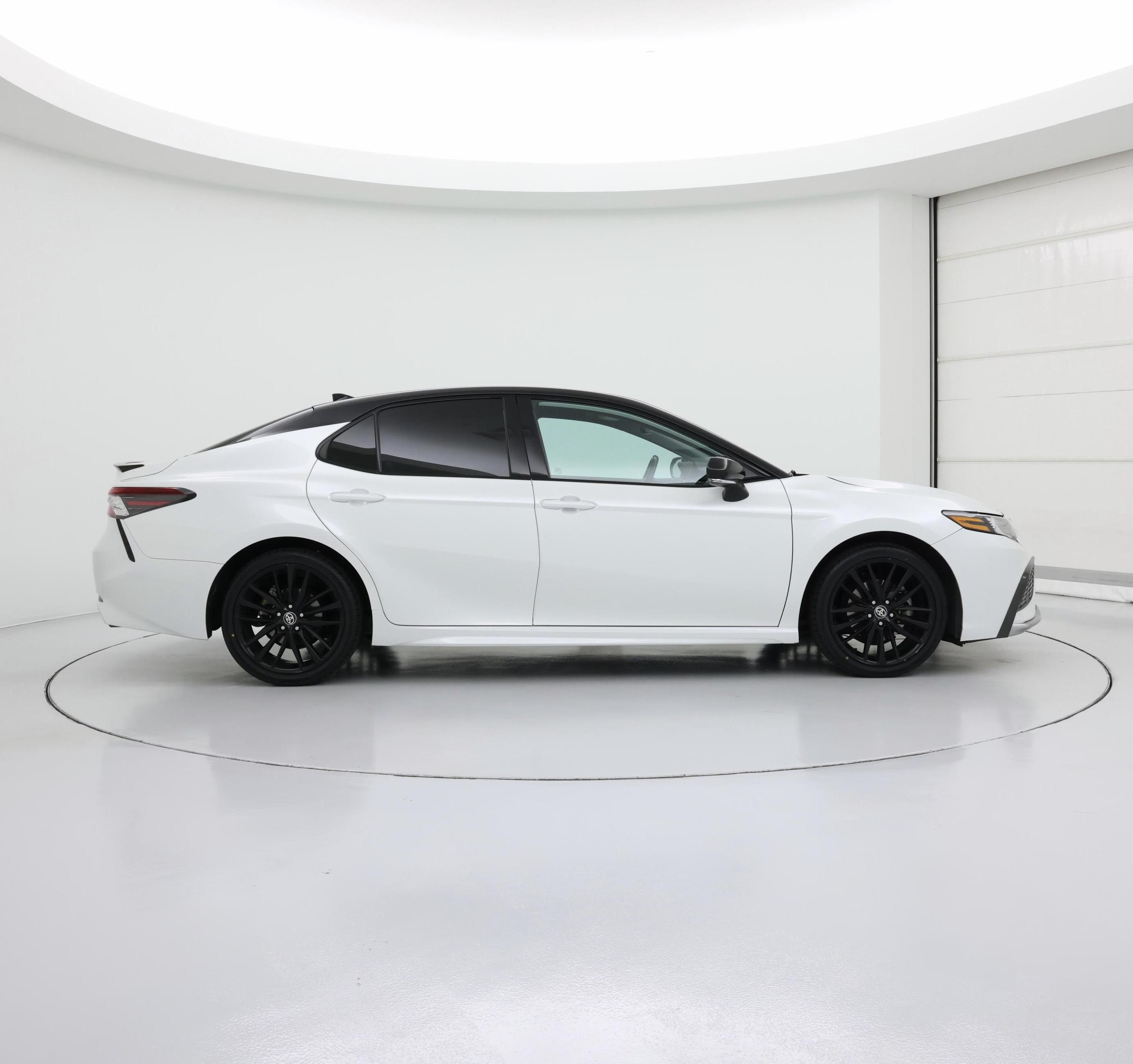 Thumbnail: 2021 Toyota Camry - 7