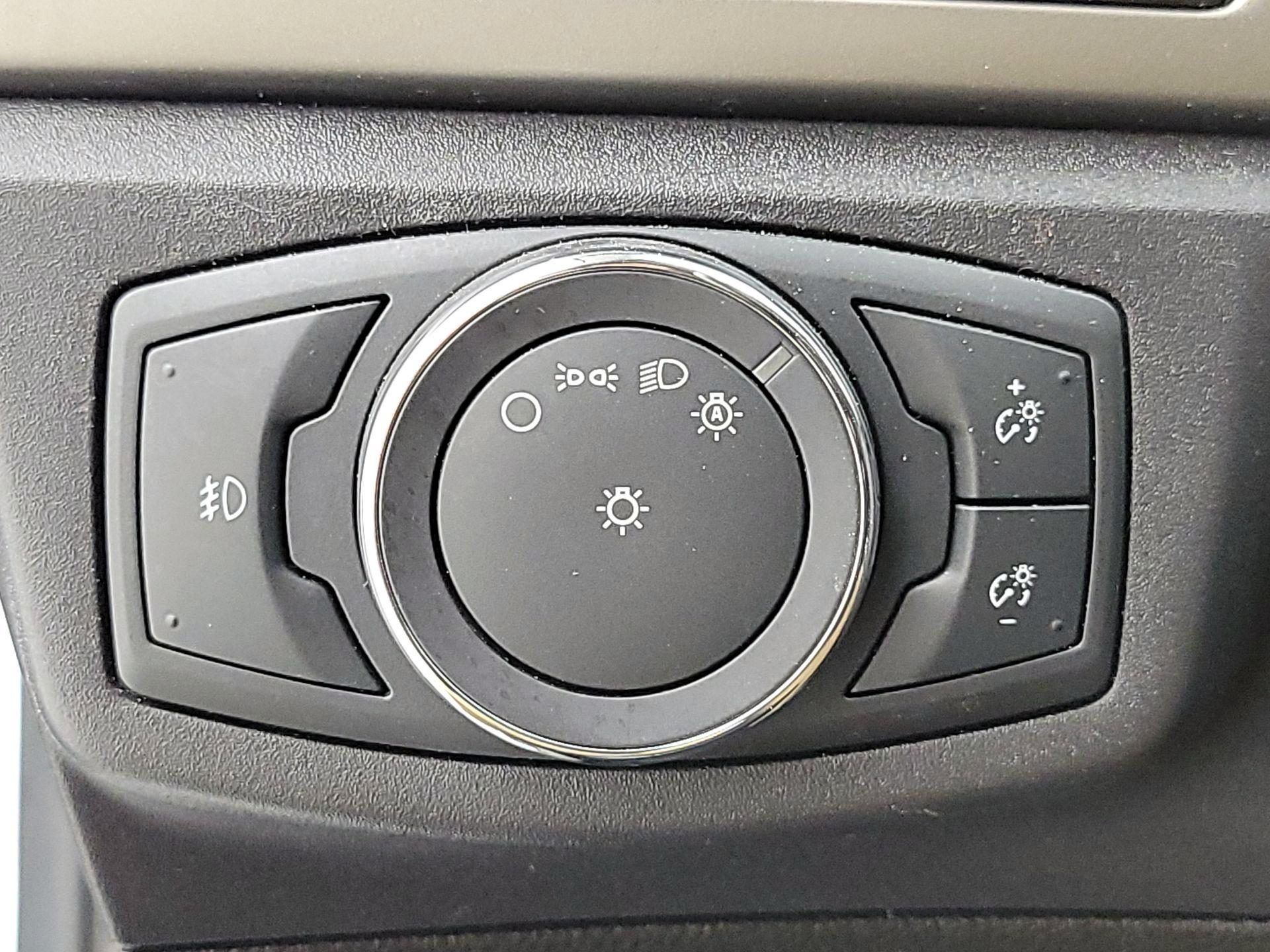 Thumbnail: 2016 Ford Fusion - 13
