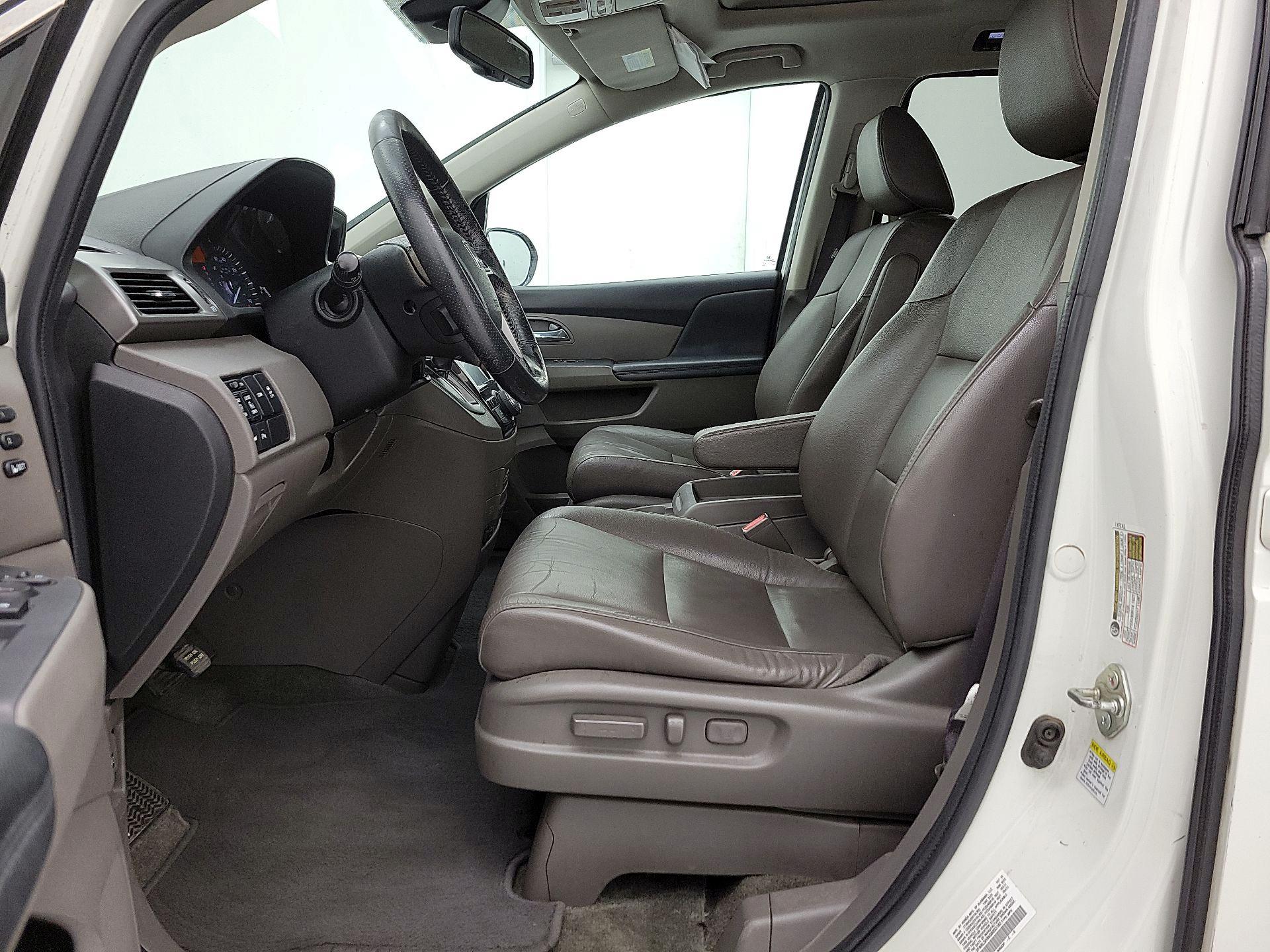 Thumbnail: 2016 Honda Odyssey - 11