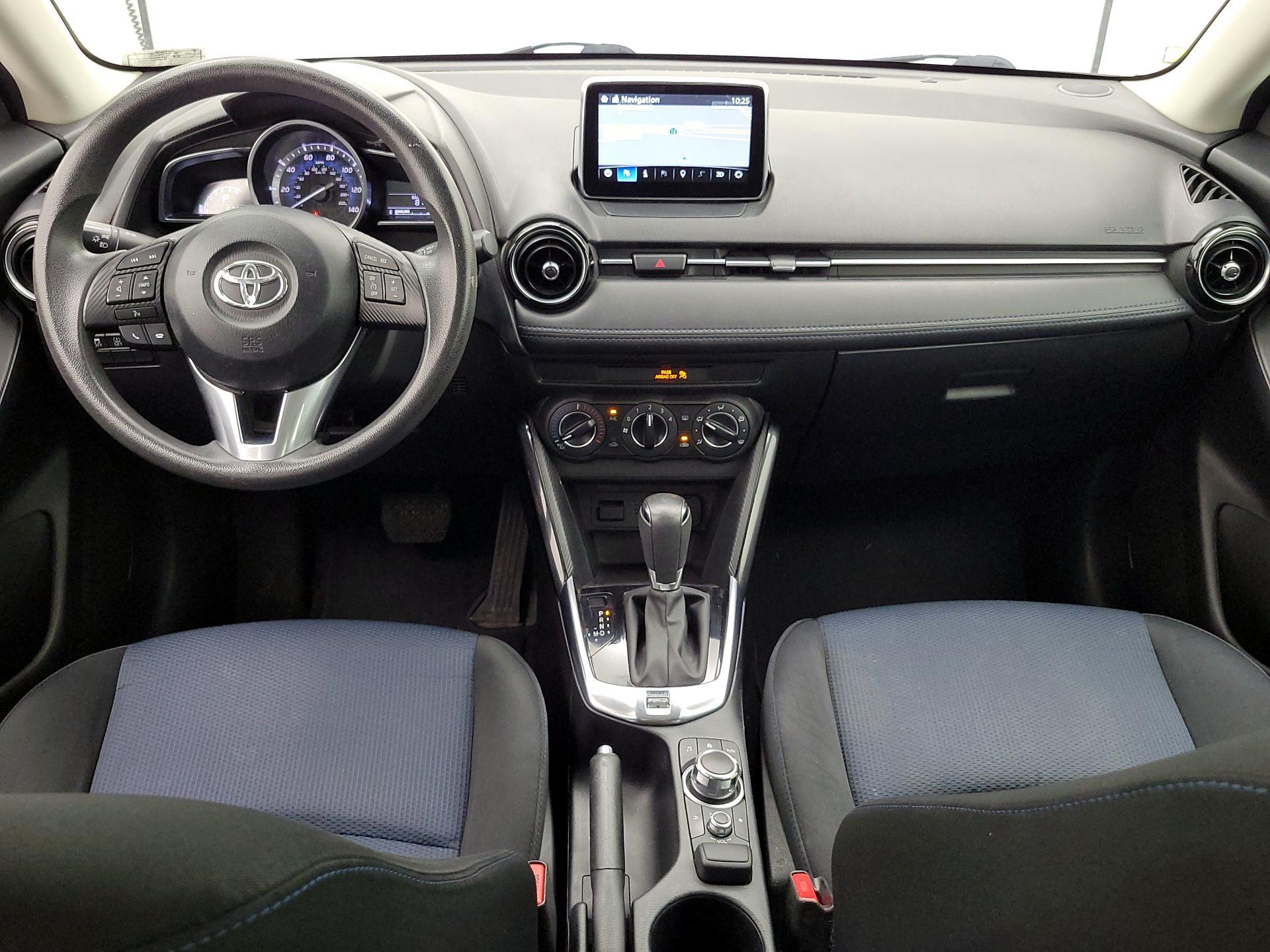 Thumbnail: 2017 Toyota Yaris iA - 9