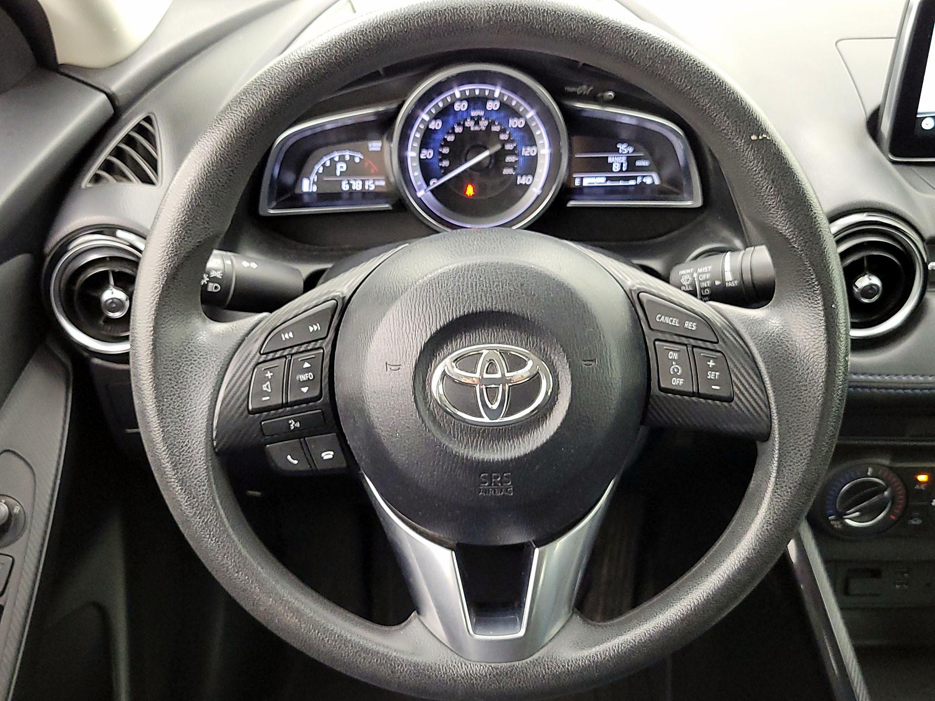 Thumbnail: 2017 Toyota Yaris iA - 10