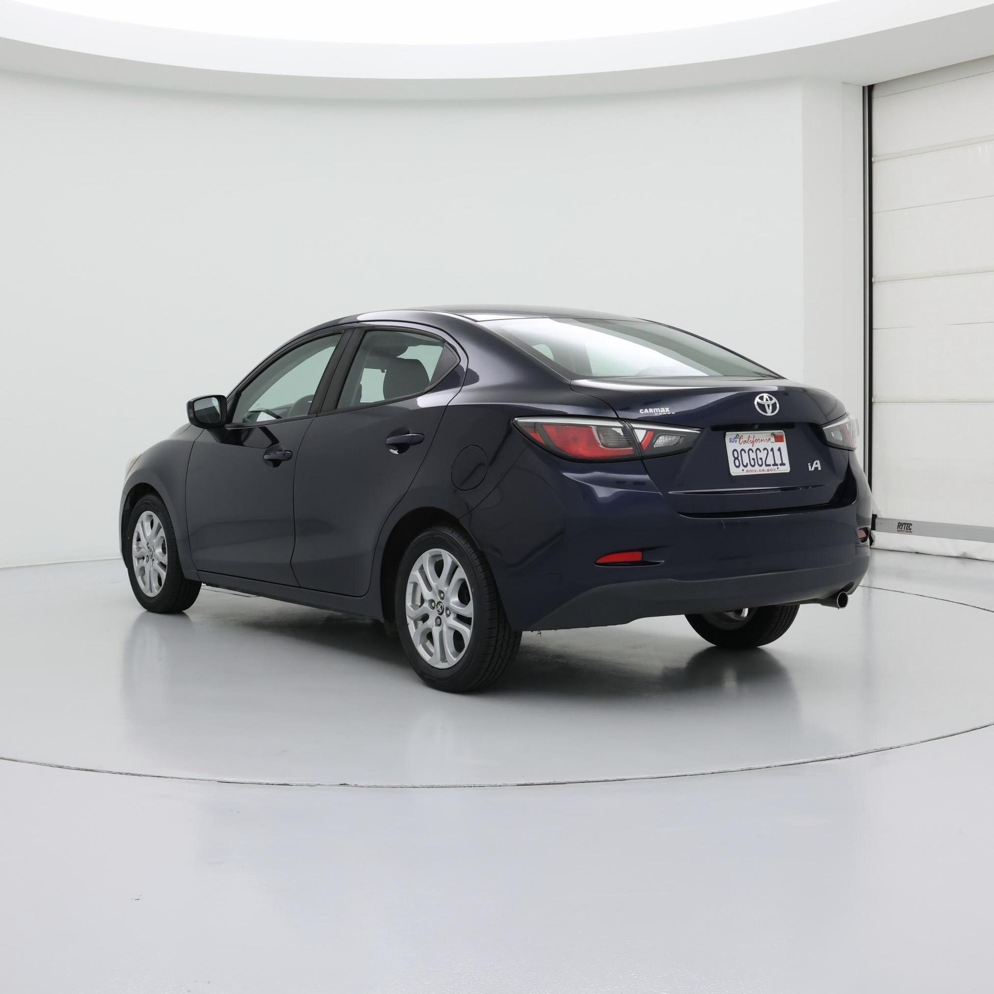 Thumbnail: 2017 Toyota Yaris iA - 2