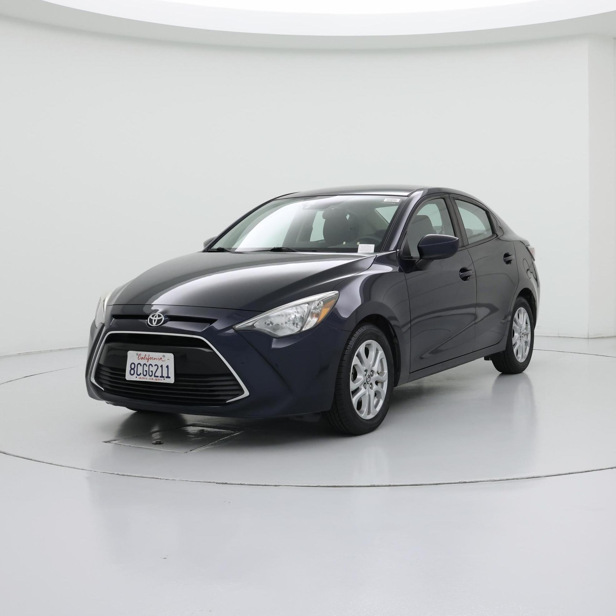 Thumbnail: 2017 Toyota Yaris iA - 4