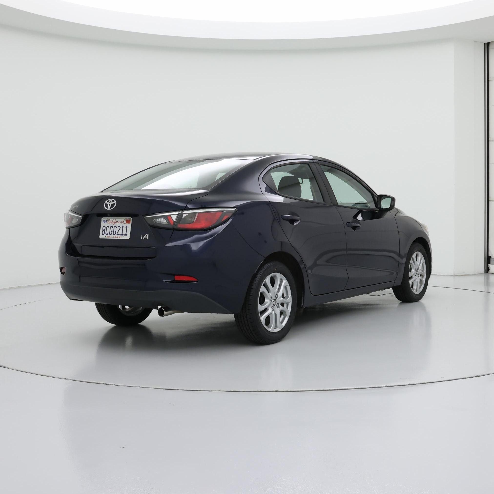 Thumbnail: 2017 Toyota Yaris iA - 8