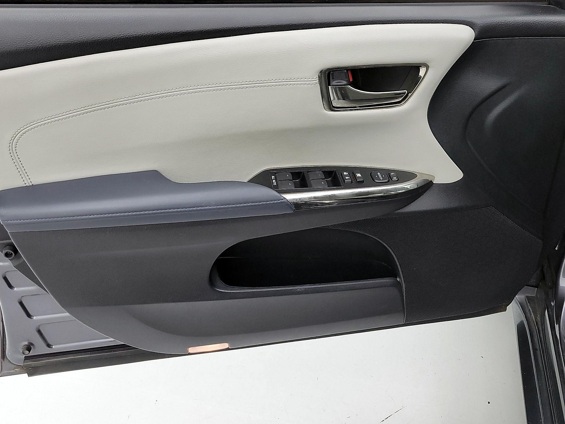 Thumbnail: 2014 Toyota Avalon - 12