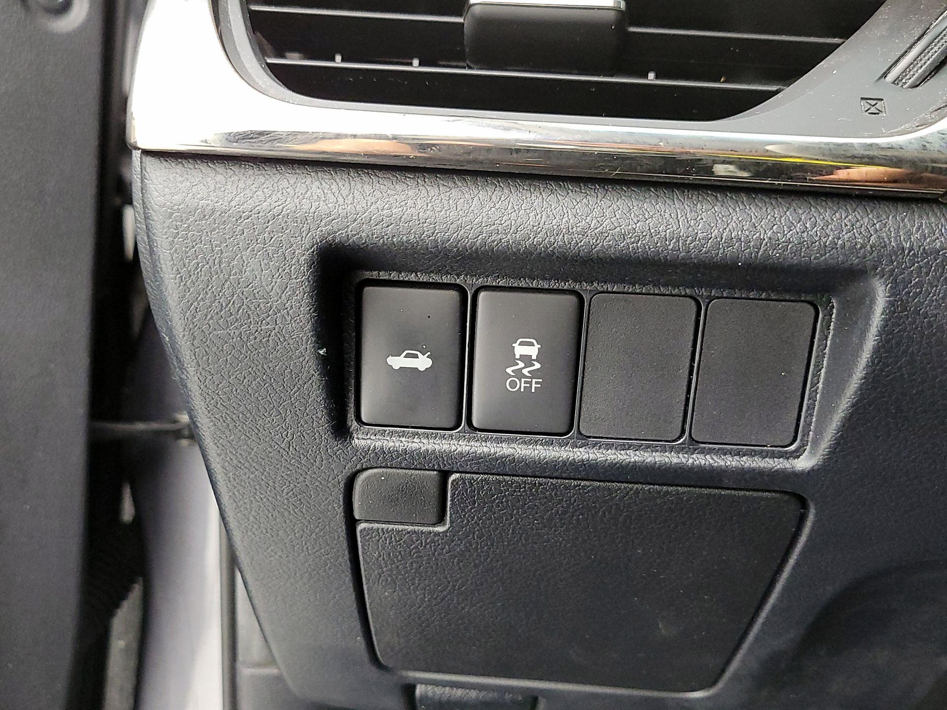 Thumbnail: 2014 Toyota Avalon - 13