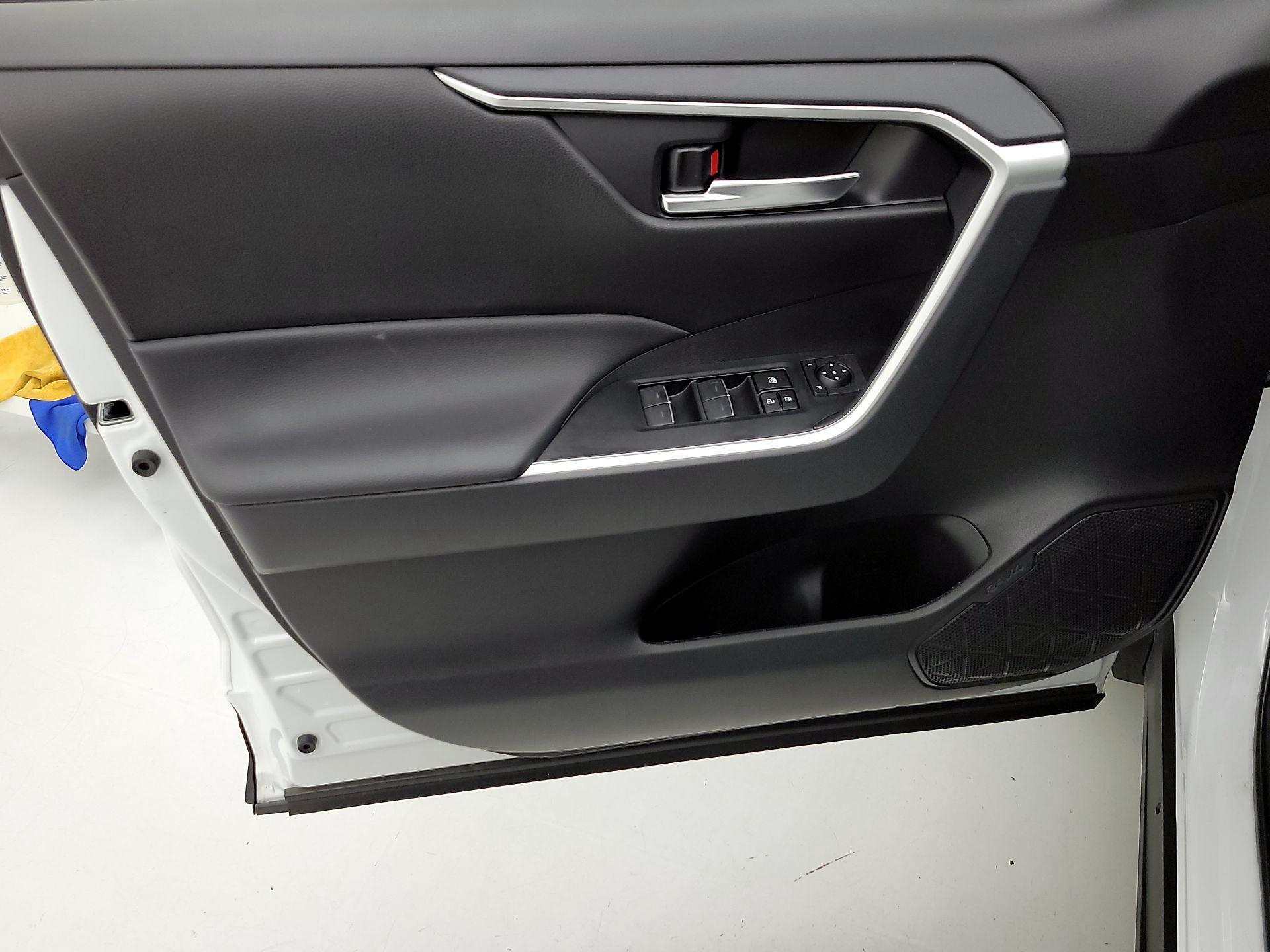 Thumbnail: 2024 Toyota RAV4 - 12