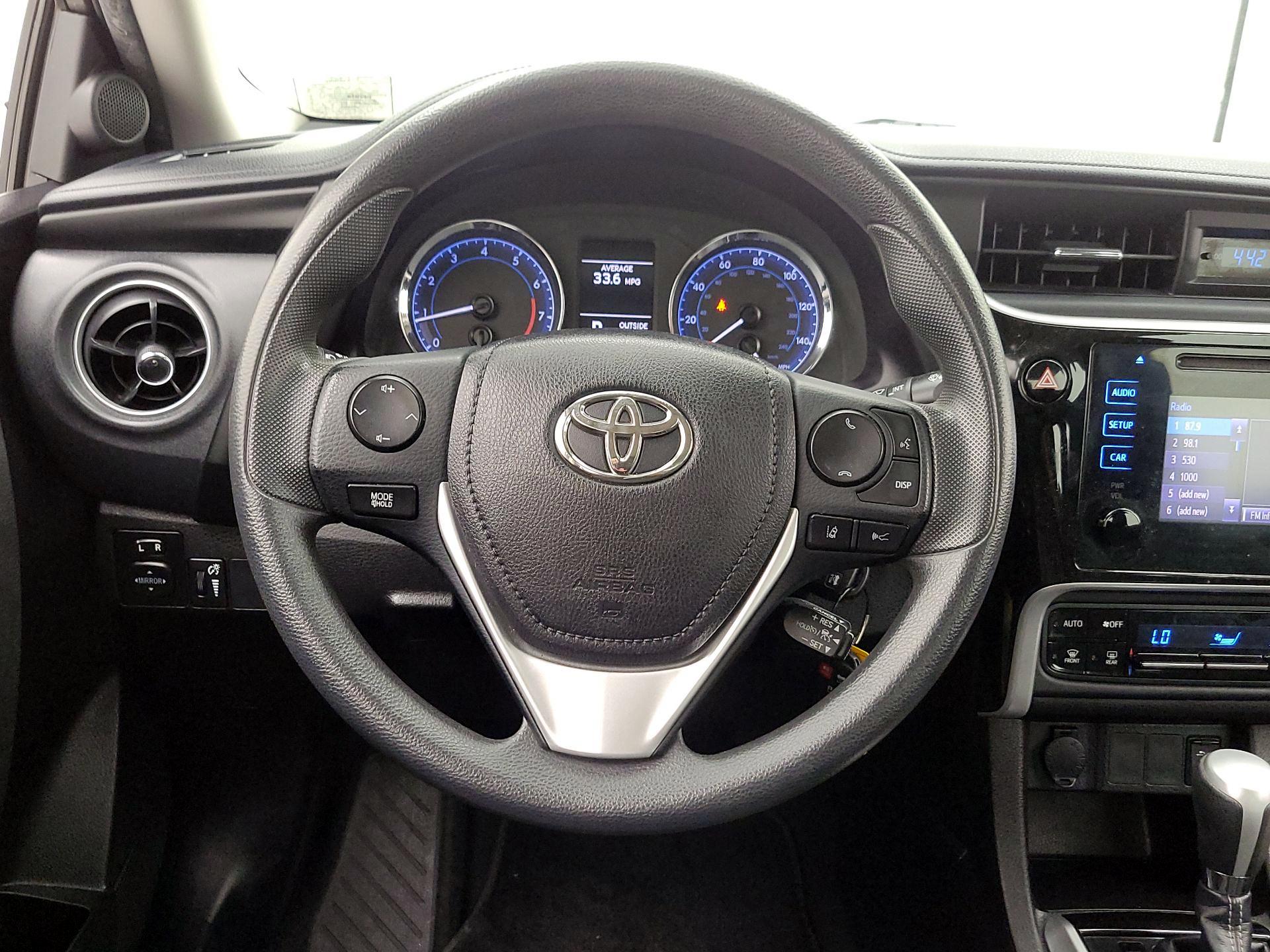 Thumbnail: 2018 Toyota Corolla - 10
