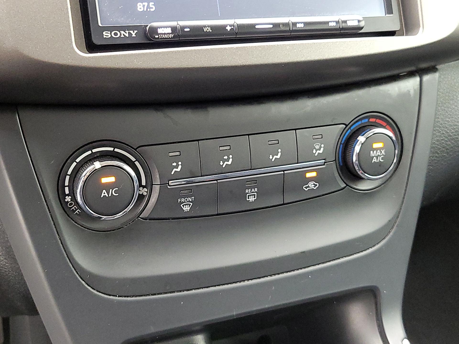 Thumbnail: 2016 Nissan Sentra - 16