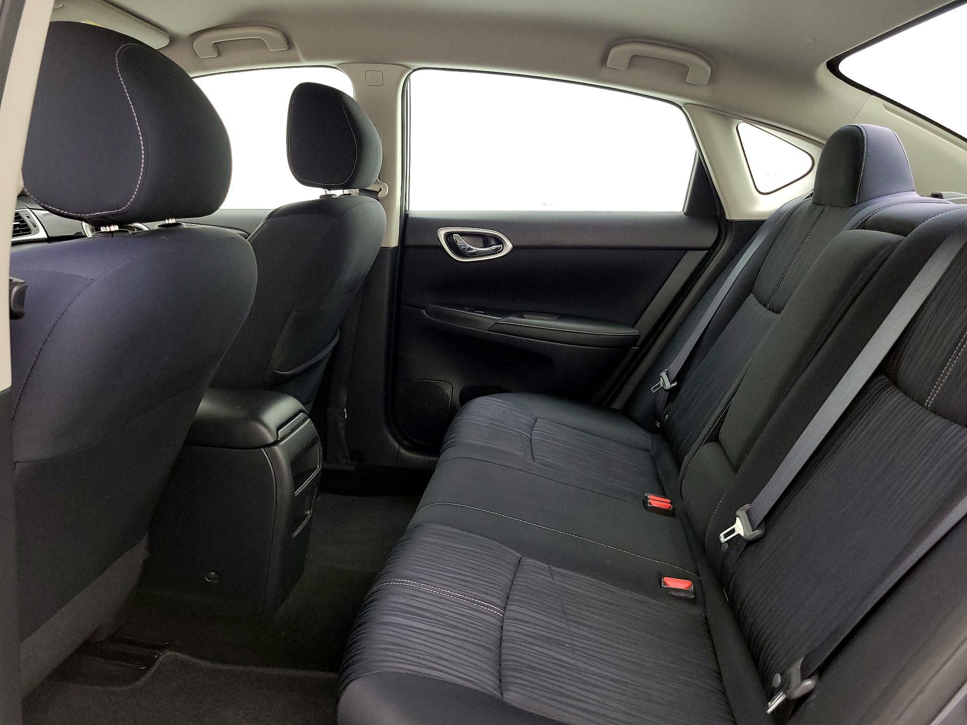 Thumbnail: 2016 Nissan Sentra - 19