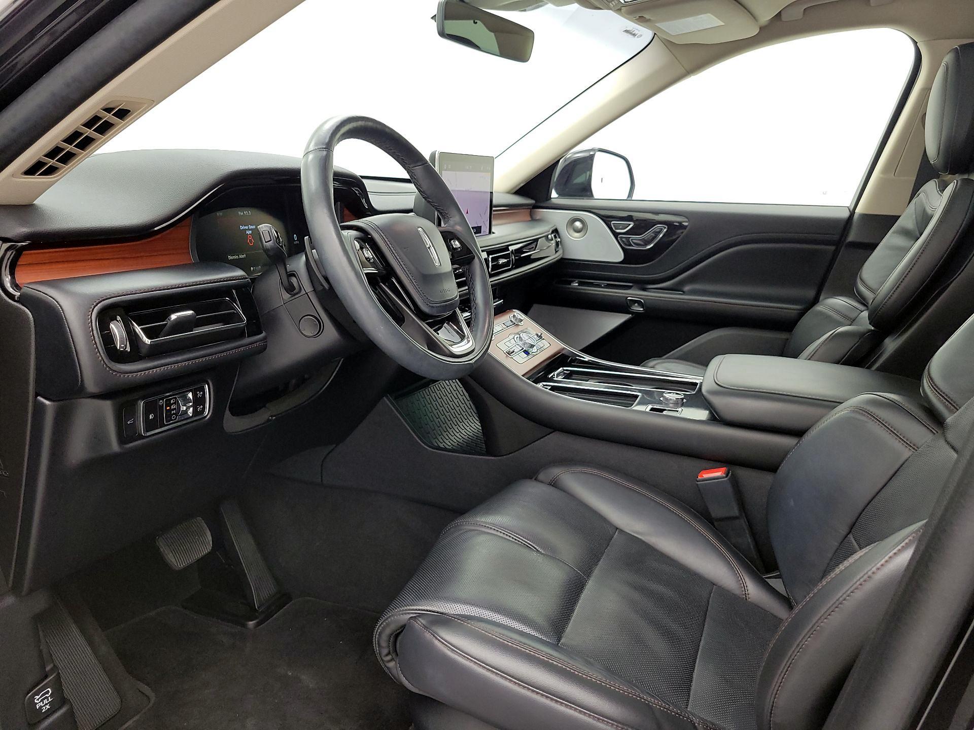 Thumbnail: 2023 Lincoln Aviator - 11