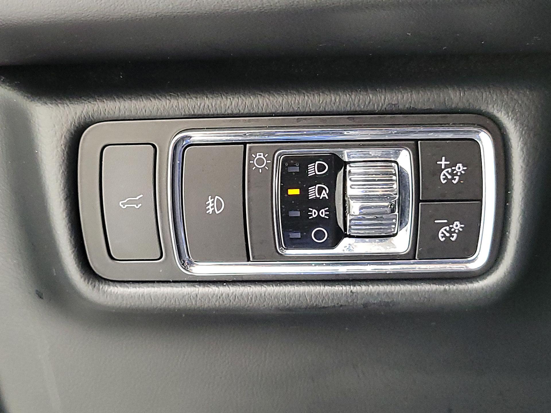 Thumbnail: 2023 Lincoln Aviator - 13