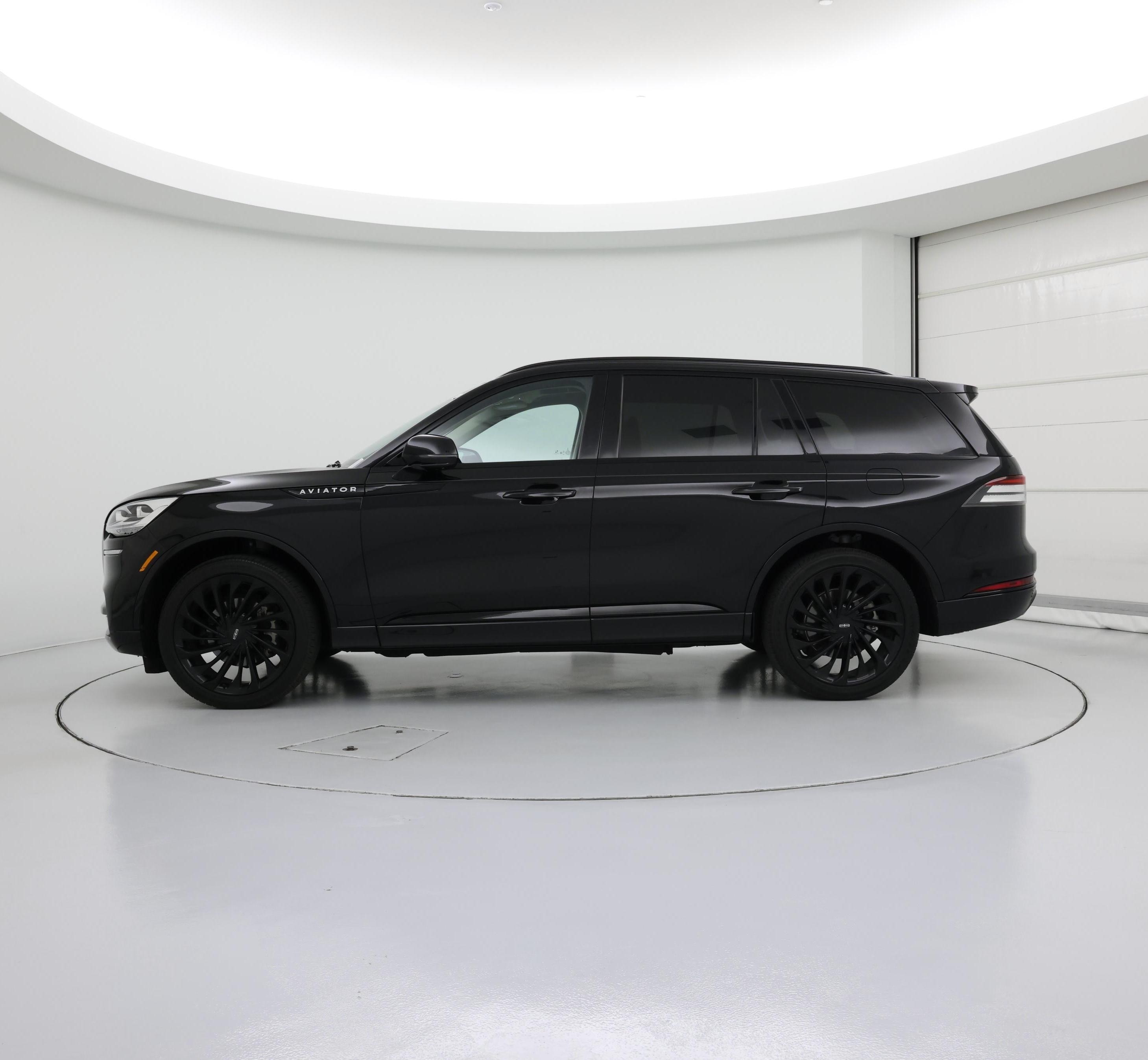 Thumbnail: 2023 Lincoln Aviator - 3