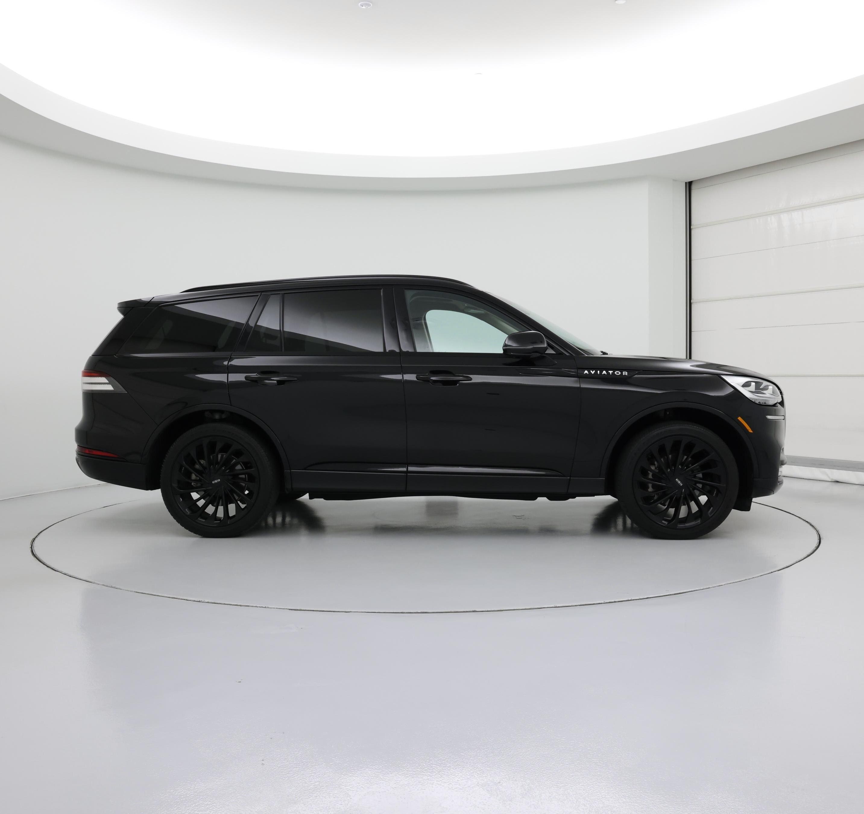 Thumbnail: 2023 Lincoln Aviator - 7