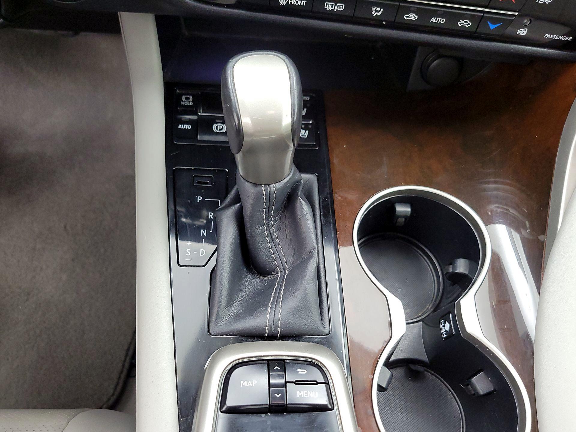 Thumbnail: 2017 Lexus RX - 18