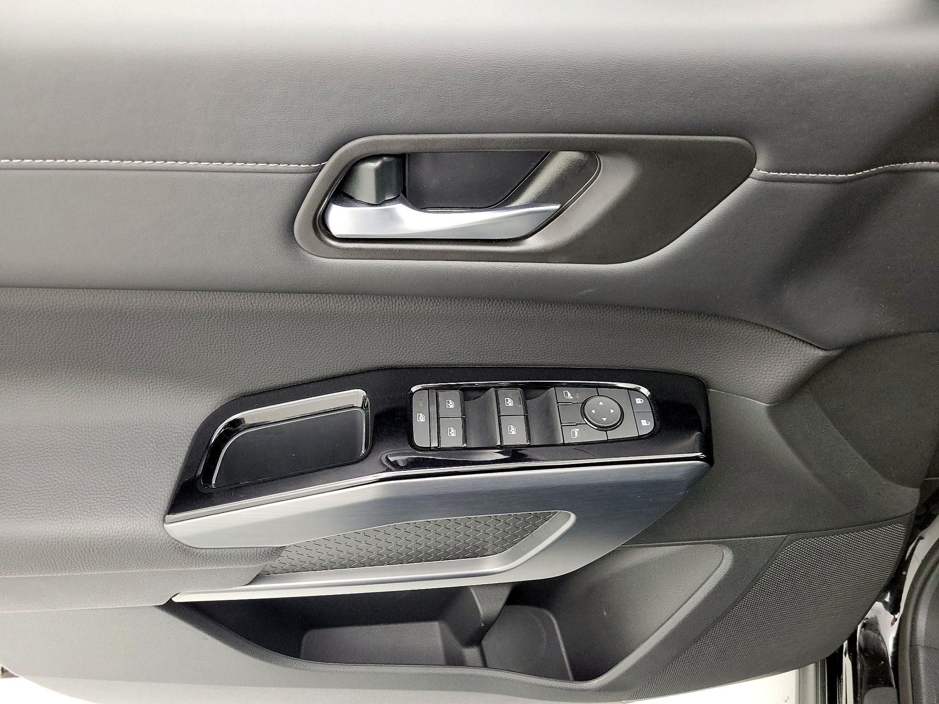 Thumbnail: 2025 Nissan Pathfinder - 12