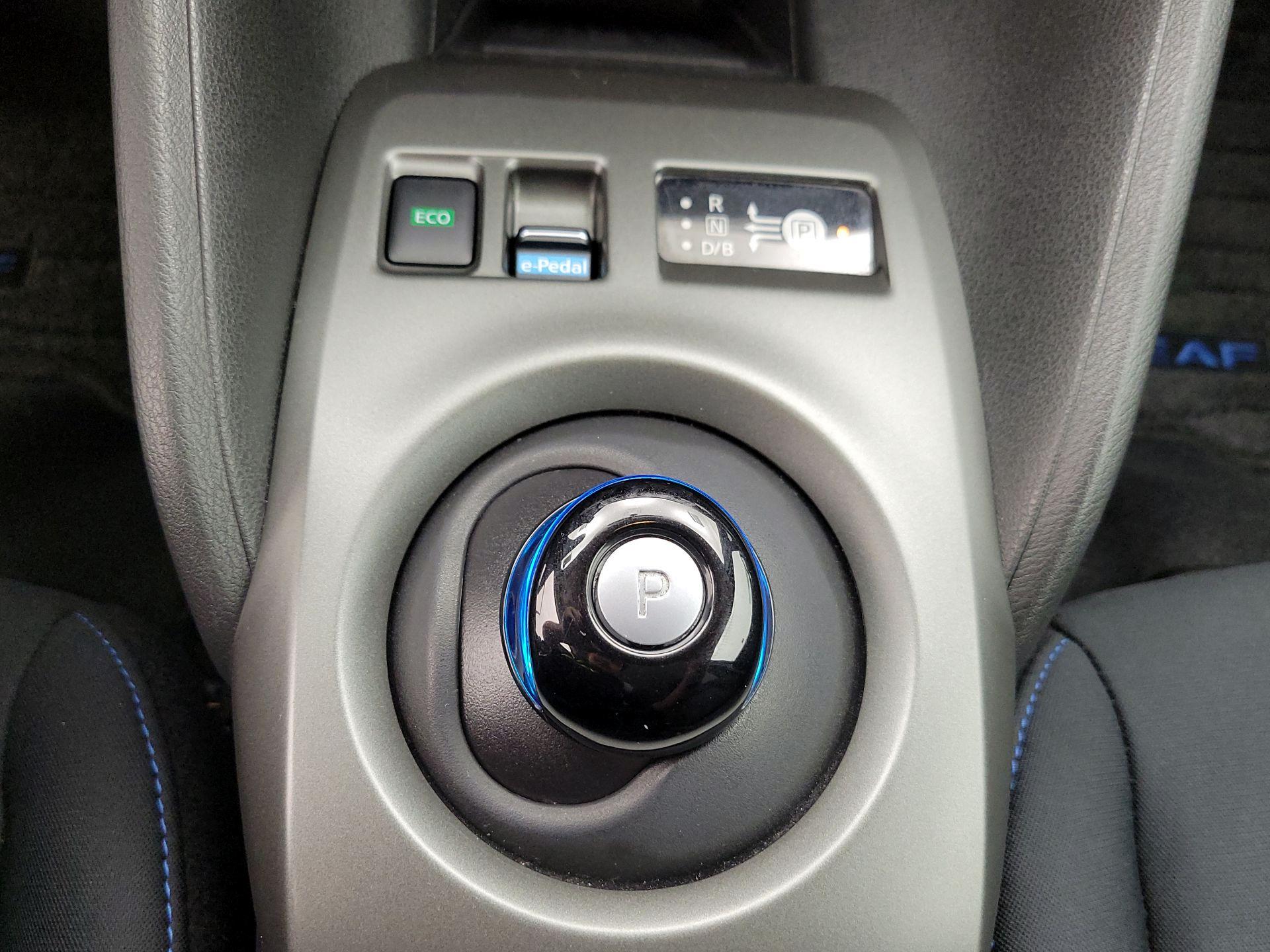 Thumbnail: 2019 Nissan Leaf - 17