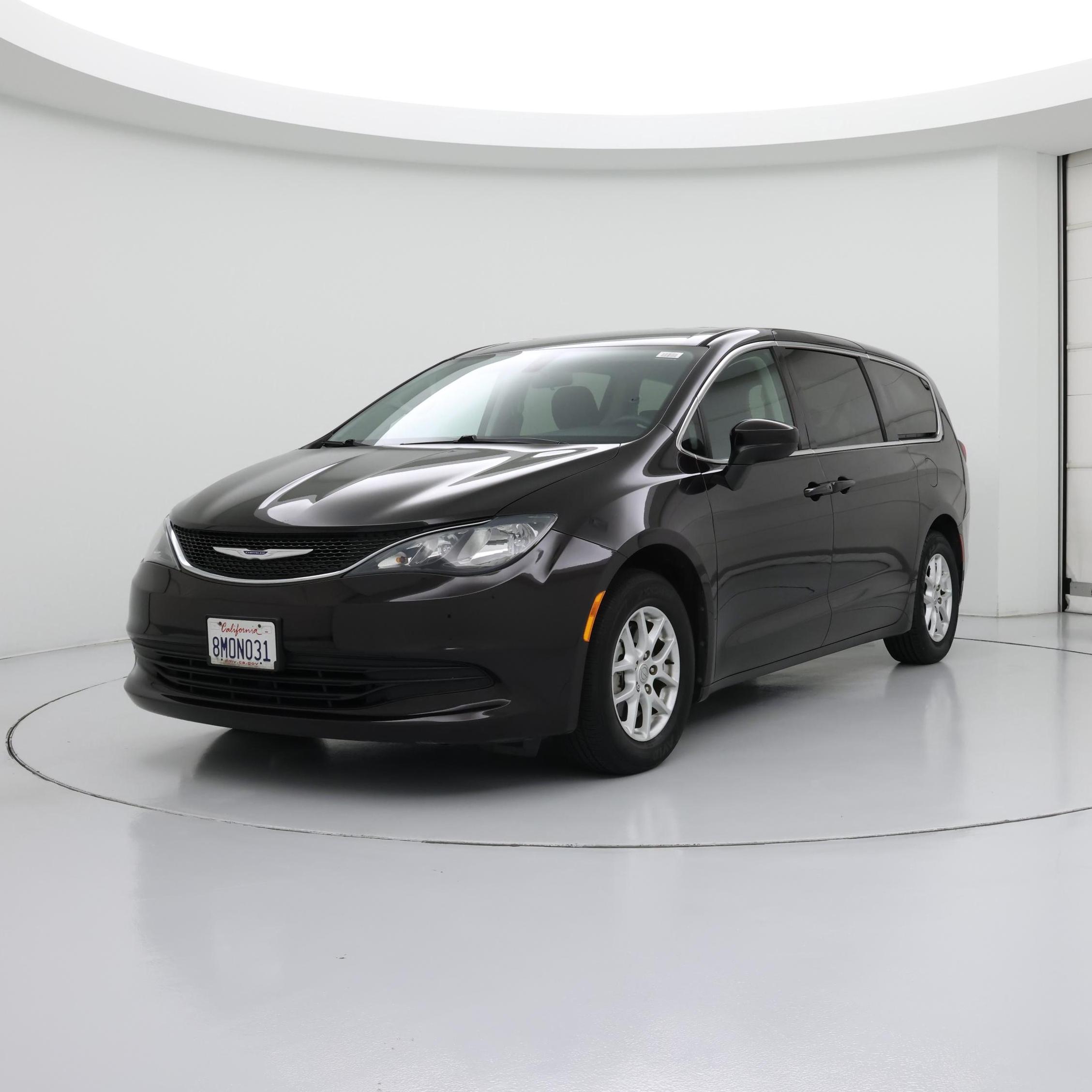 Thumbnail: 2019 Chrysler Pacifica - 4