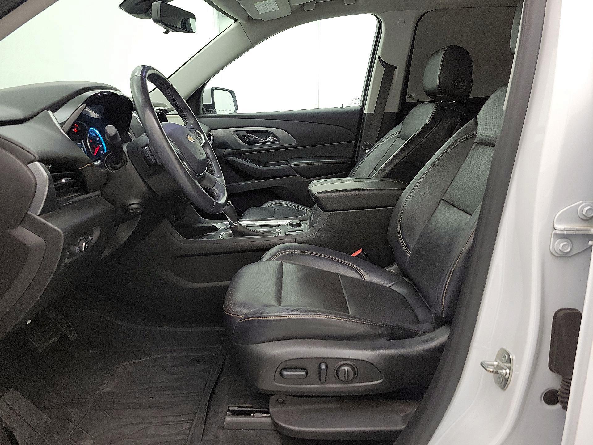 Thumbnail: 2018 Chevrolet Traverse - 11
