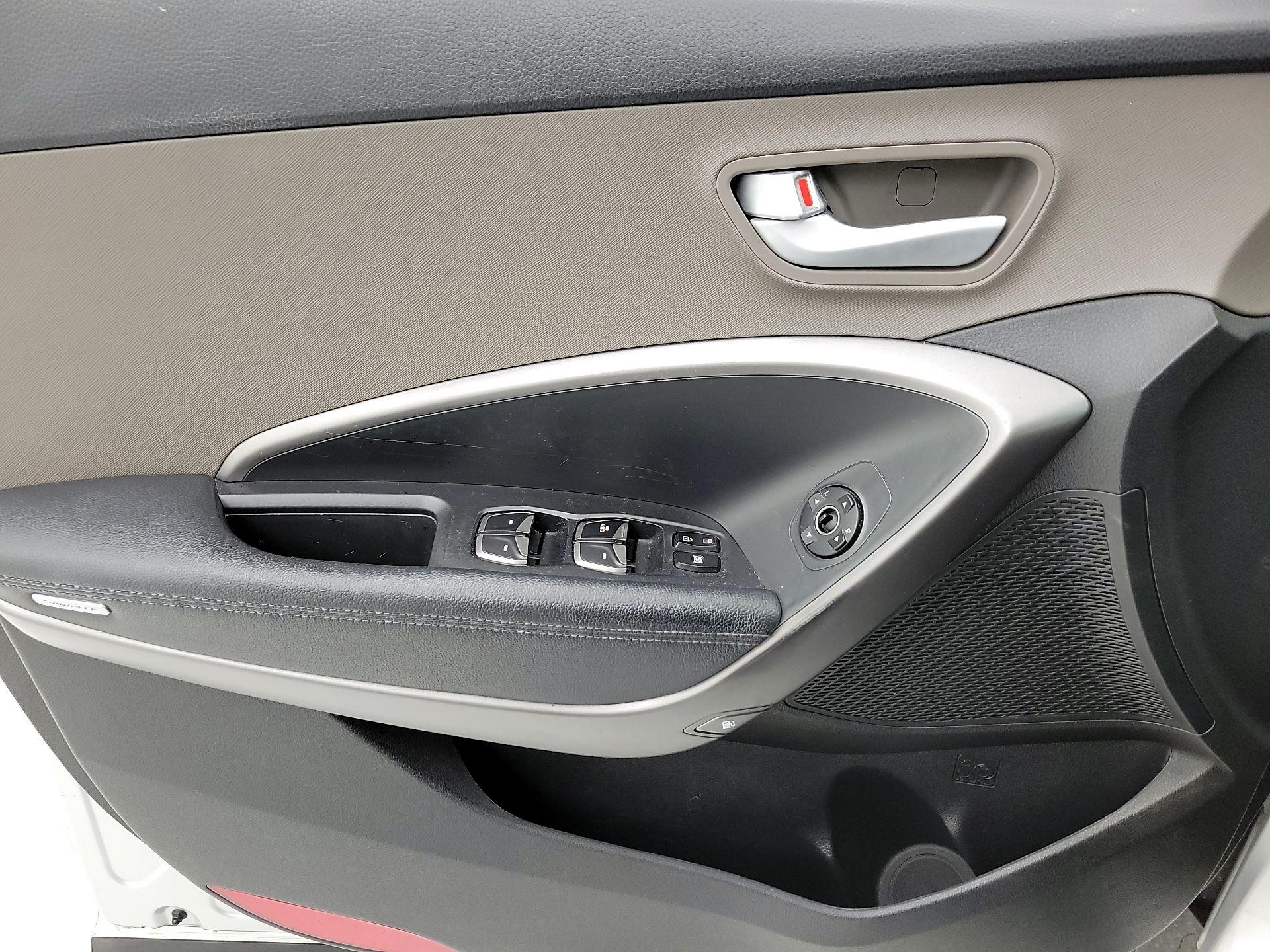 Thumbnail: 2014 Hyundai Santa Fe - 12